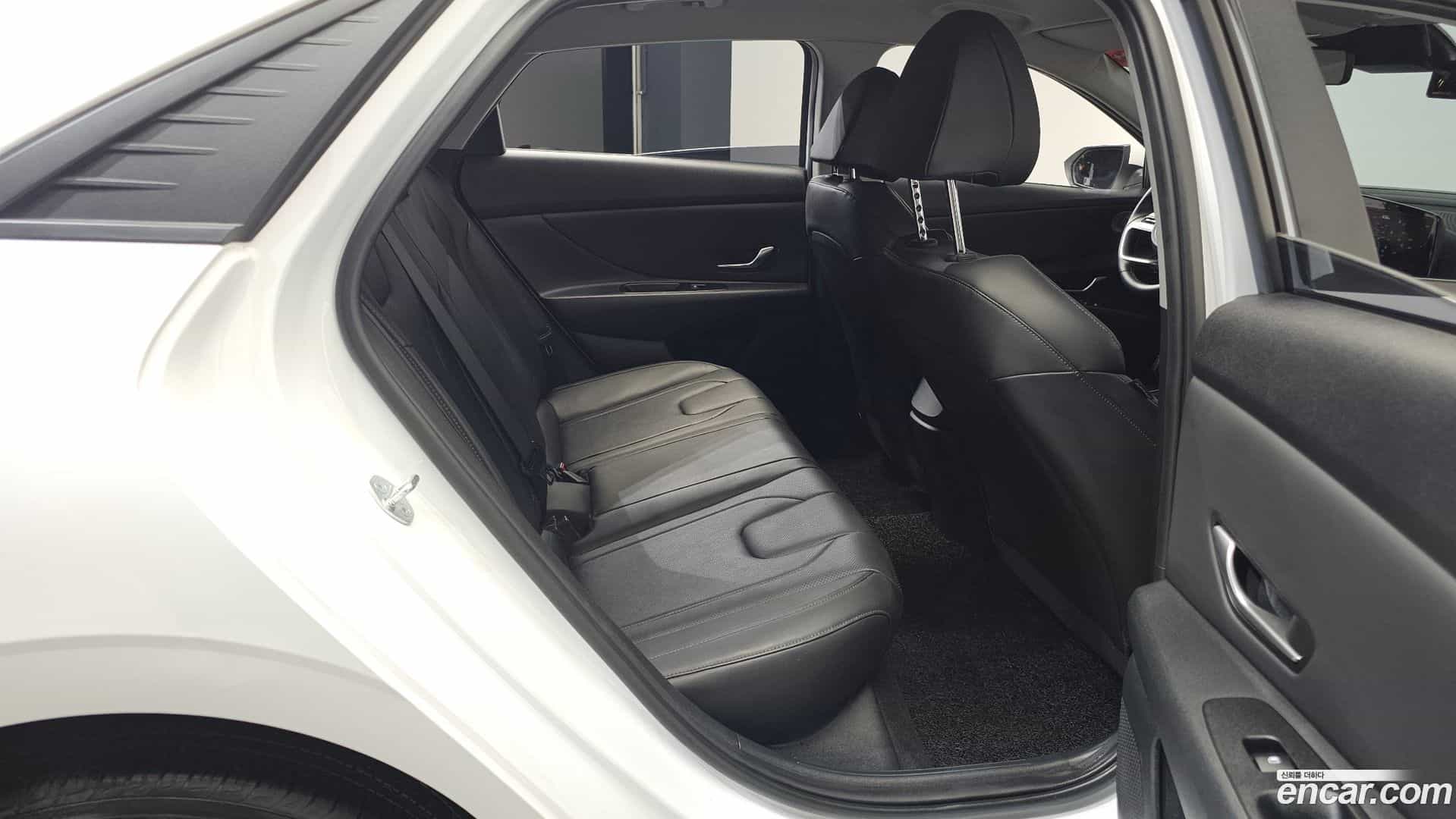 AVANTE Hyundai 2023.1-OPTION-016