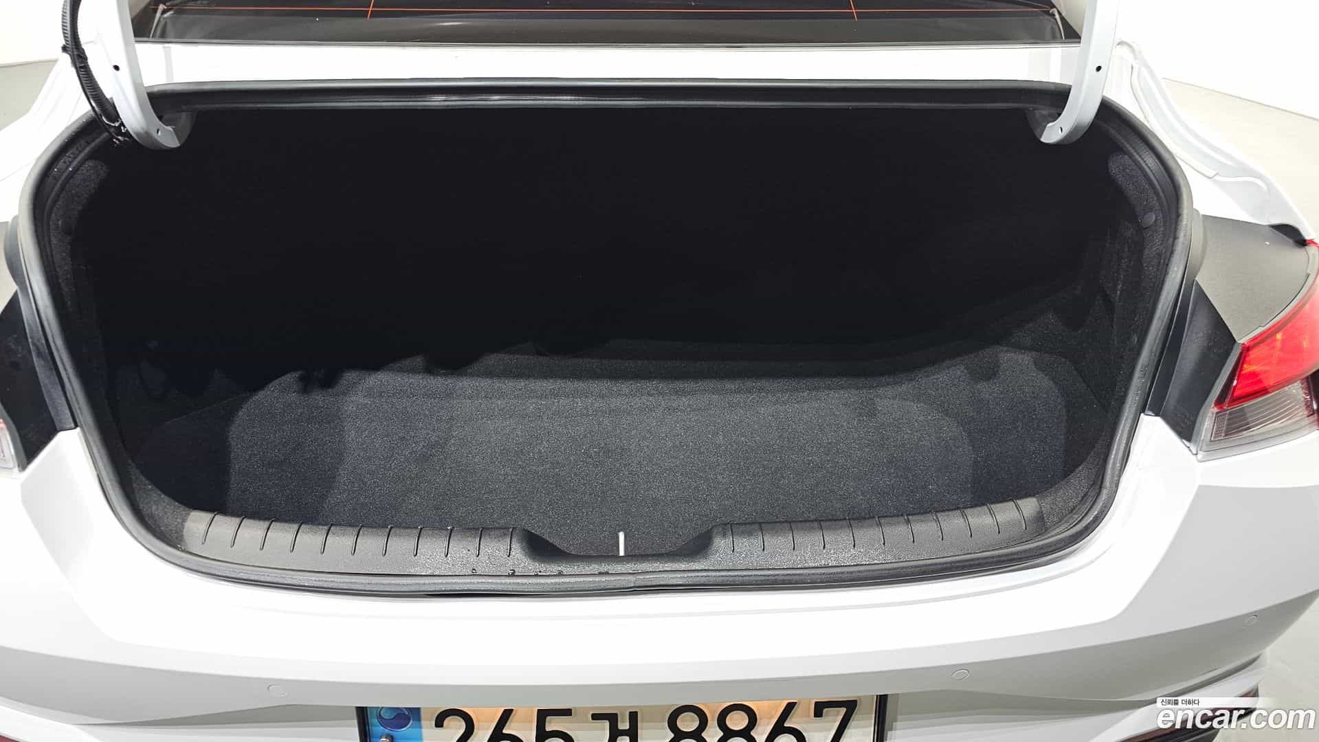 AVANTE Hyundai 2023.1-OPTION-024