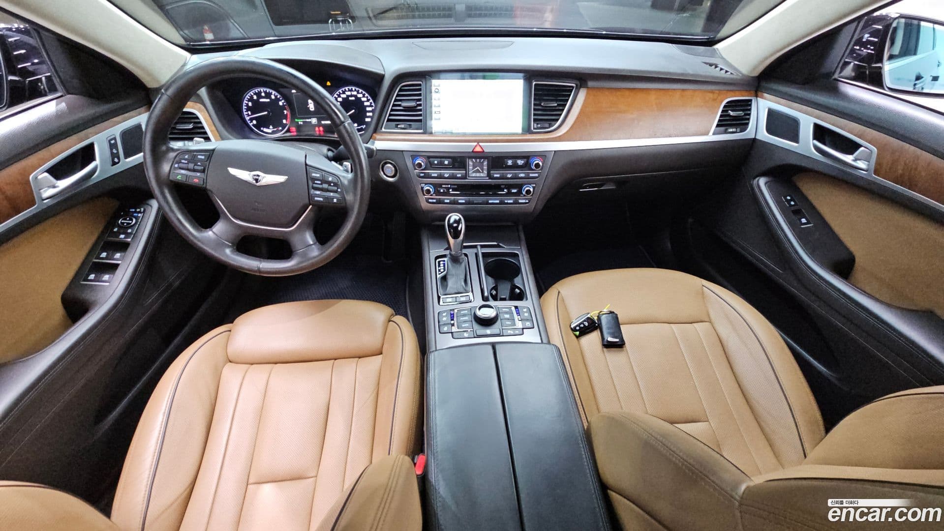 Main__Slider__Photo:Genesis Hyundai 2014.2-6