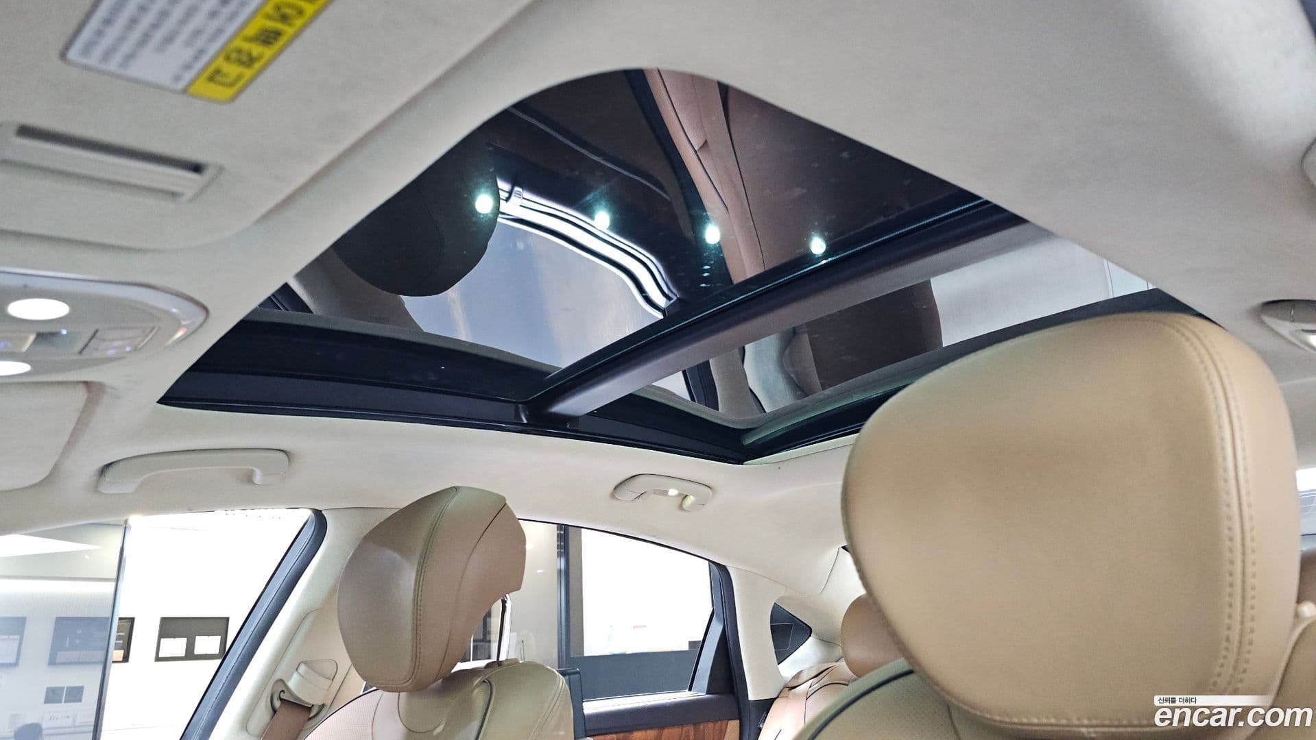 Main__Slider__Photo:Genesis Hyundai 2014.2-18