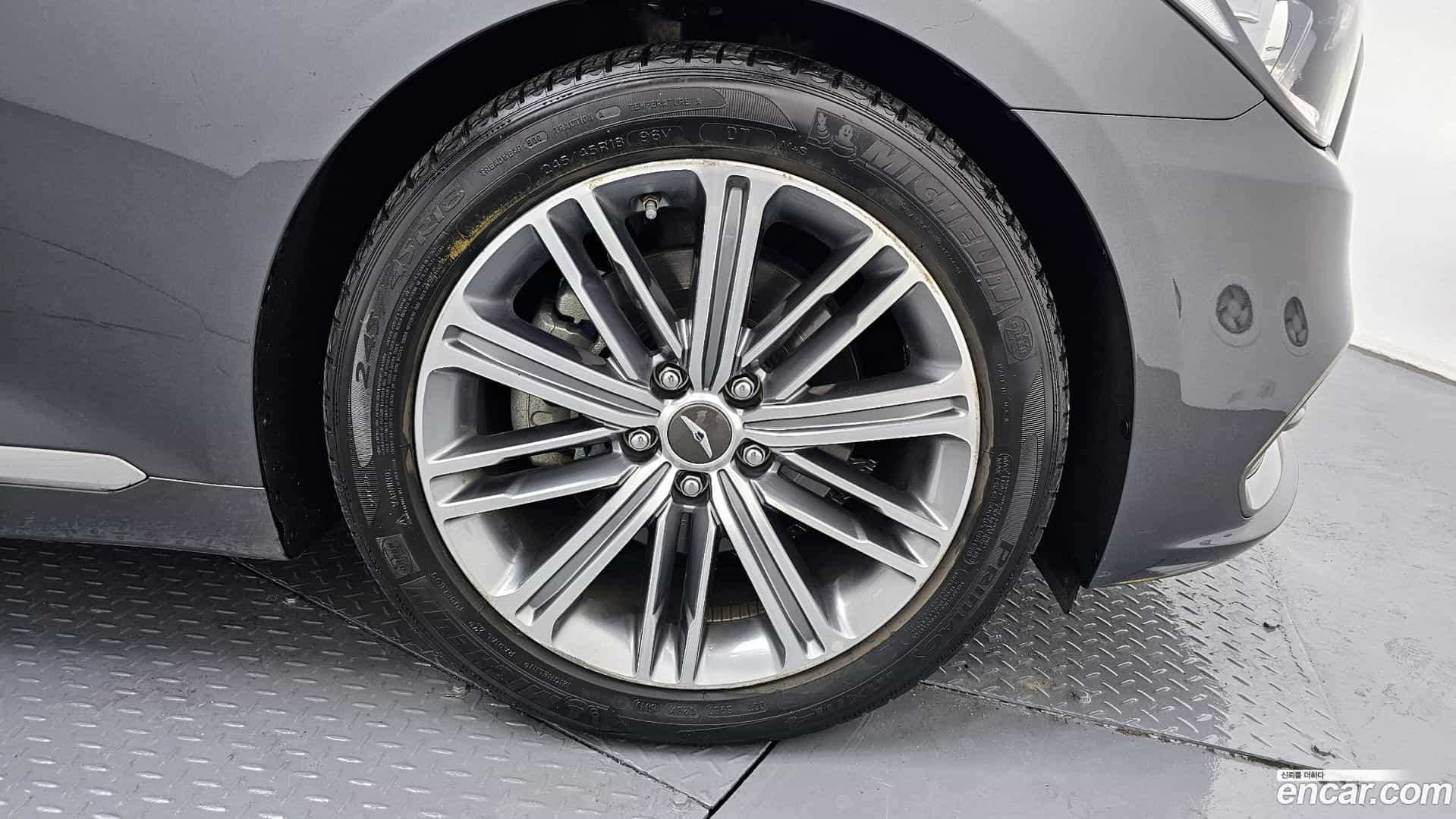 G80 Genesis 2020.1-OUTER-005