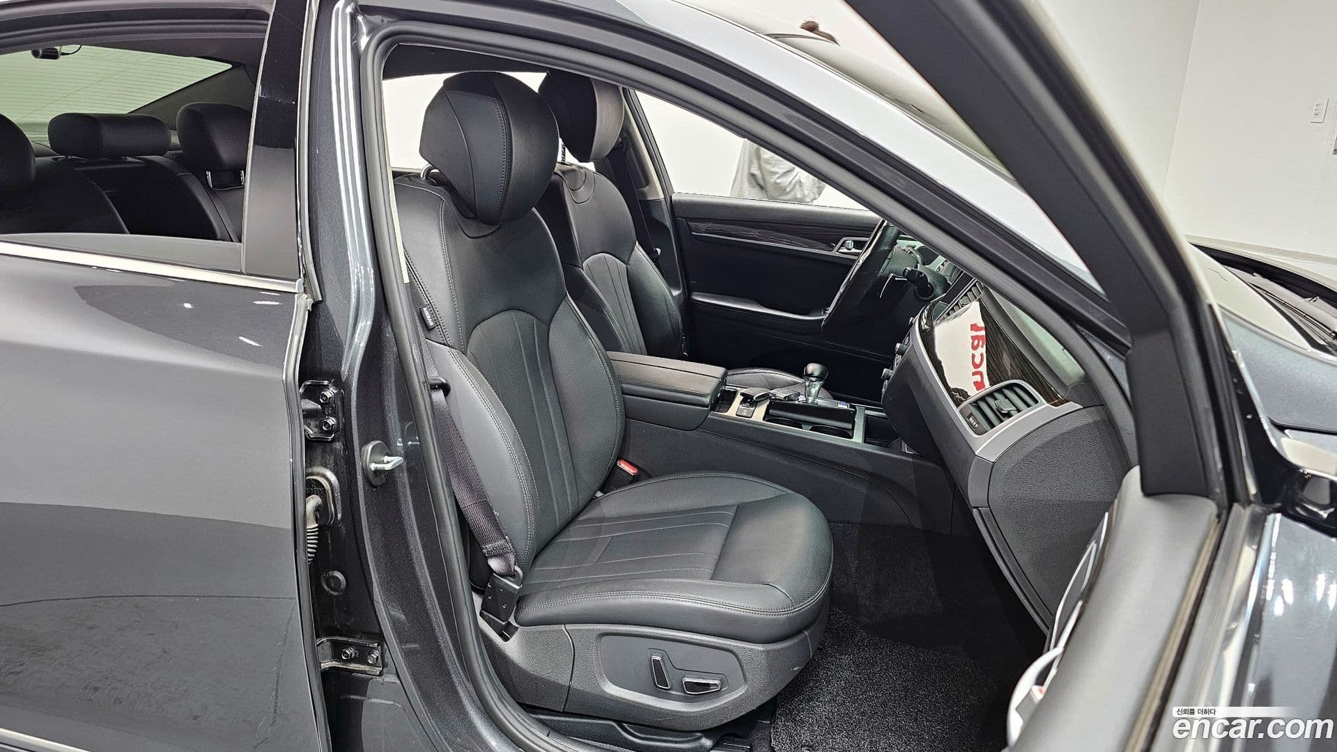 Main__Slider__Photo:G80 Genesis 2020.1-11