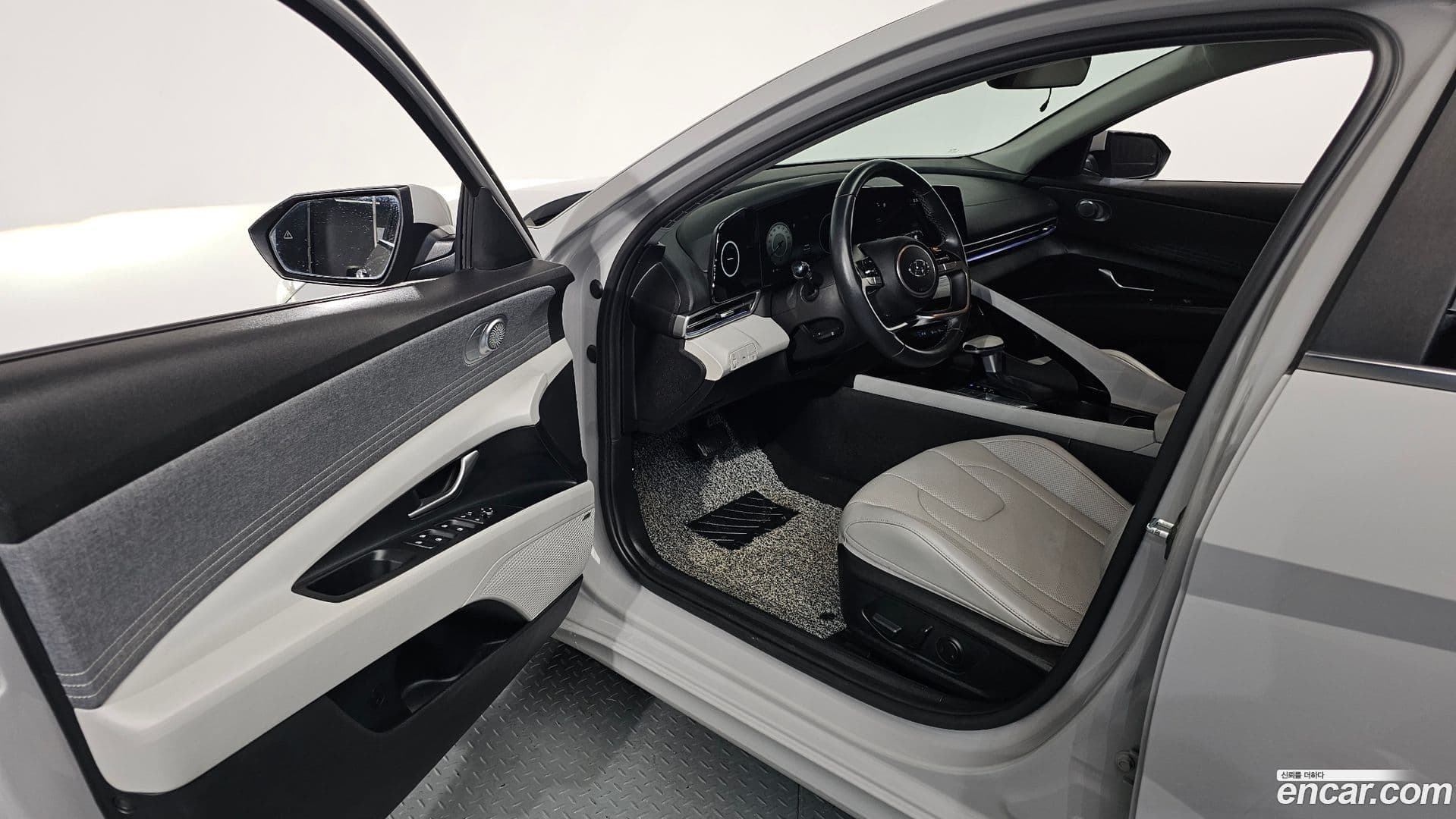 Main__Slider__Photo:AVANTE Hyundai 2021.2-9