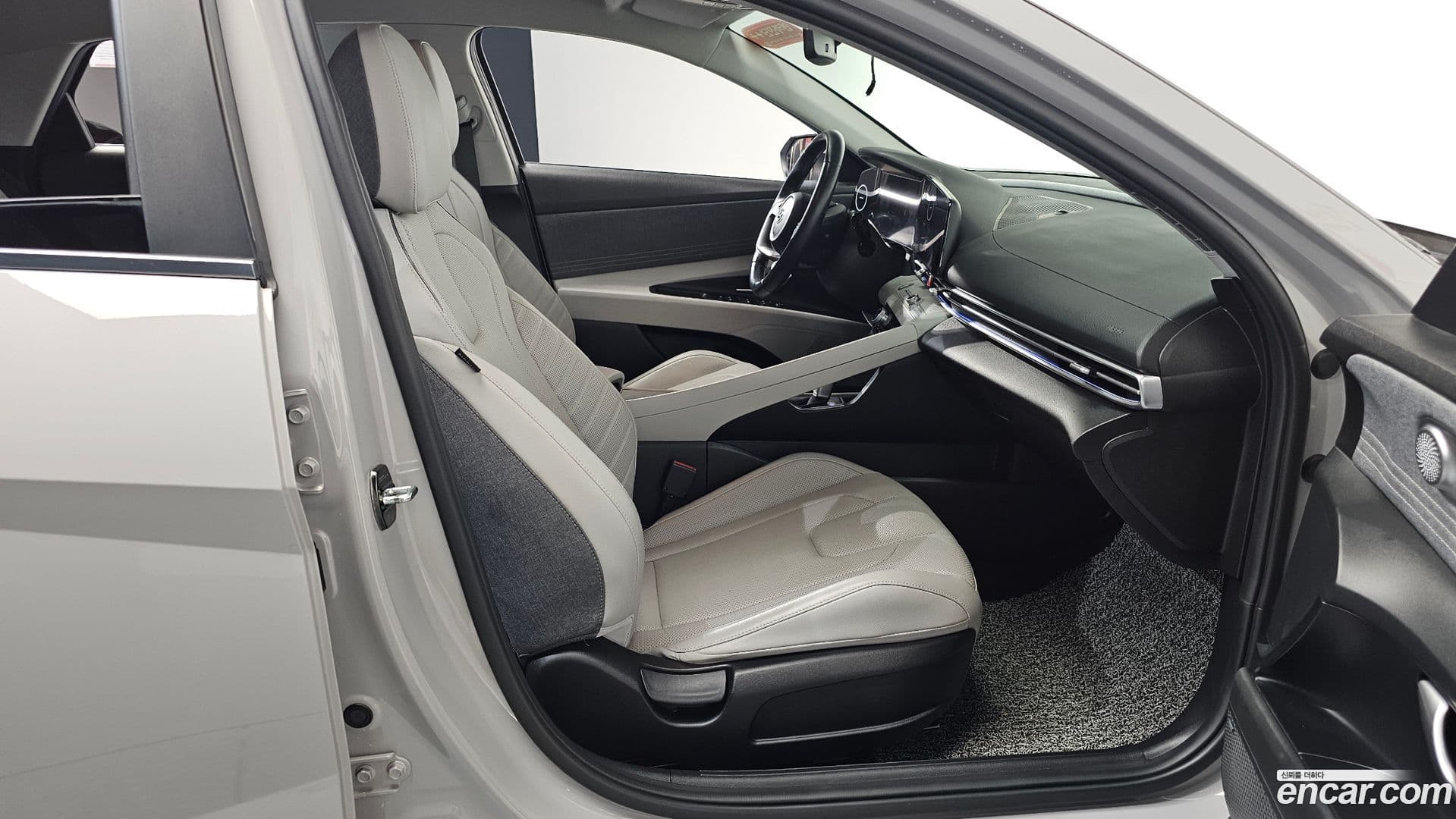 Main__Slider__Photo:AVANTE Hyundai 2021.2-11