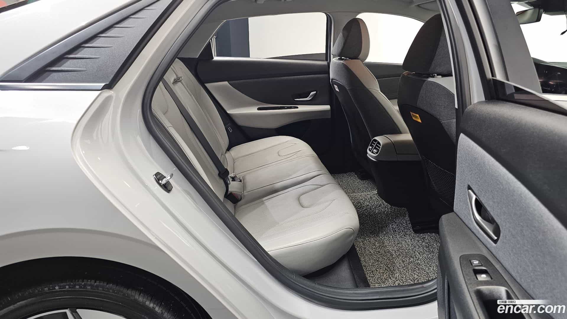 AVANTE Hyundai 2021.2-OPTION-016