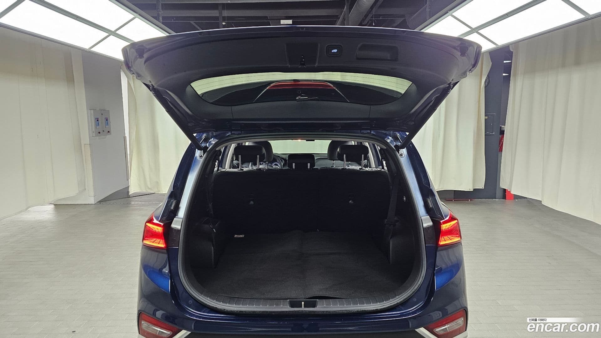 Main__Slider__Photo:Santafe Hyundai 2019.10-19