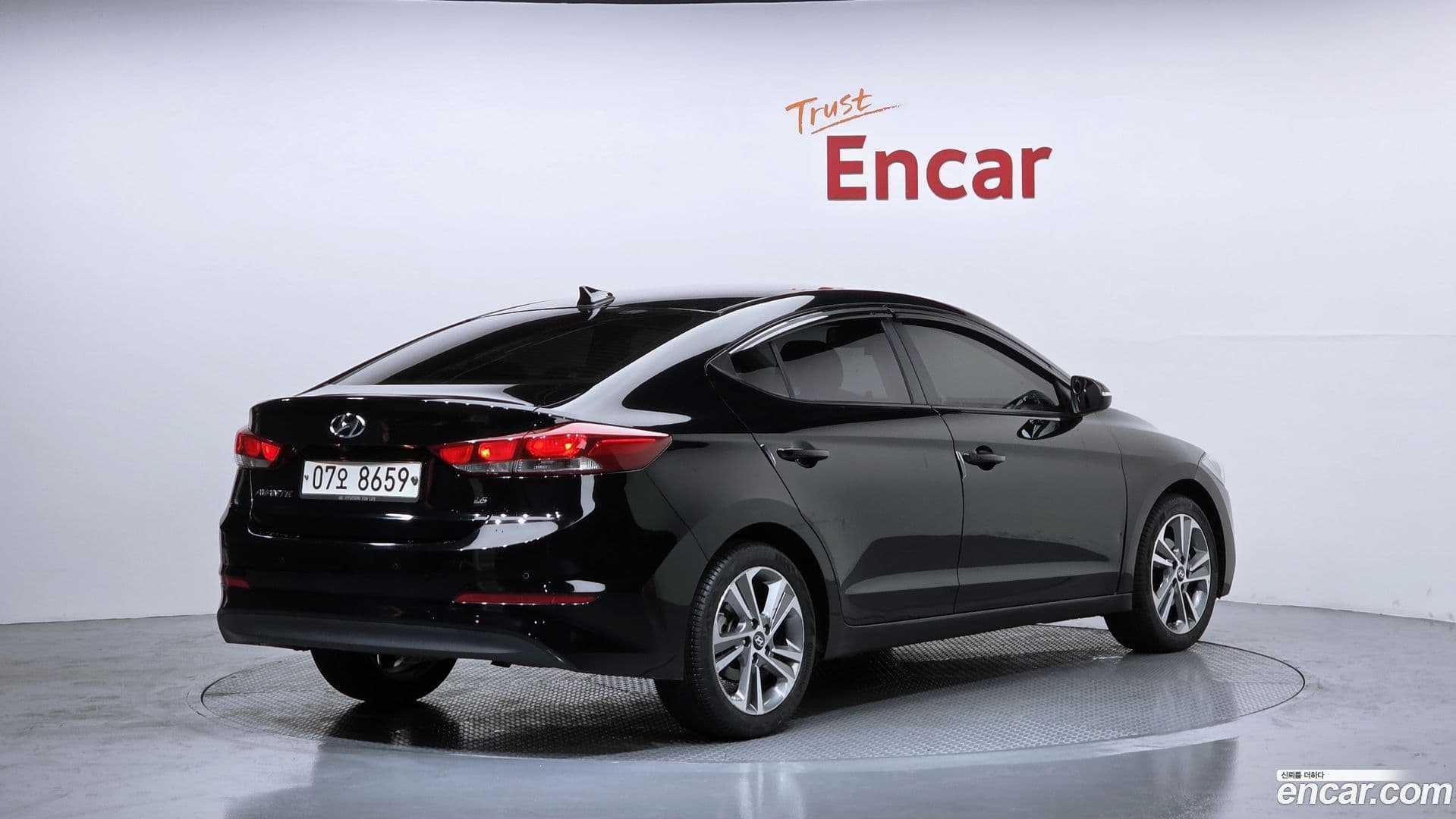 Main__Slider__Photo:AVANTE Hyundai 2017.6-1