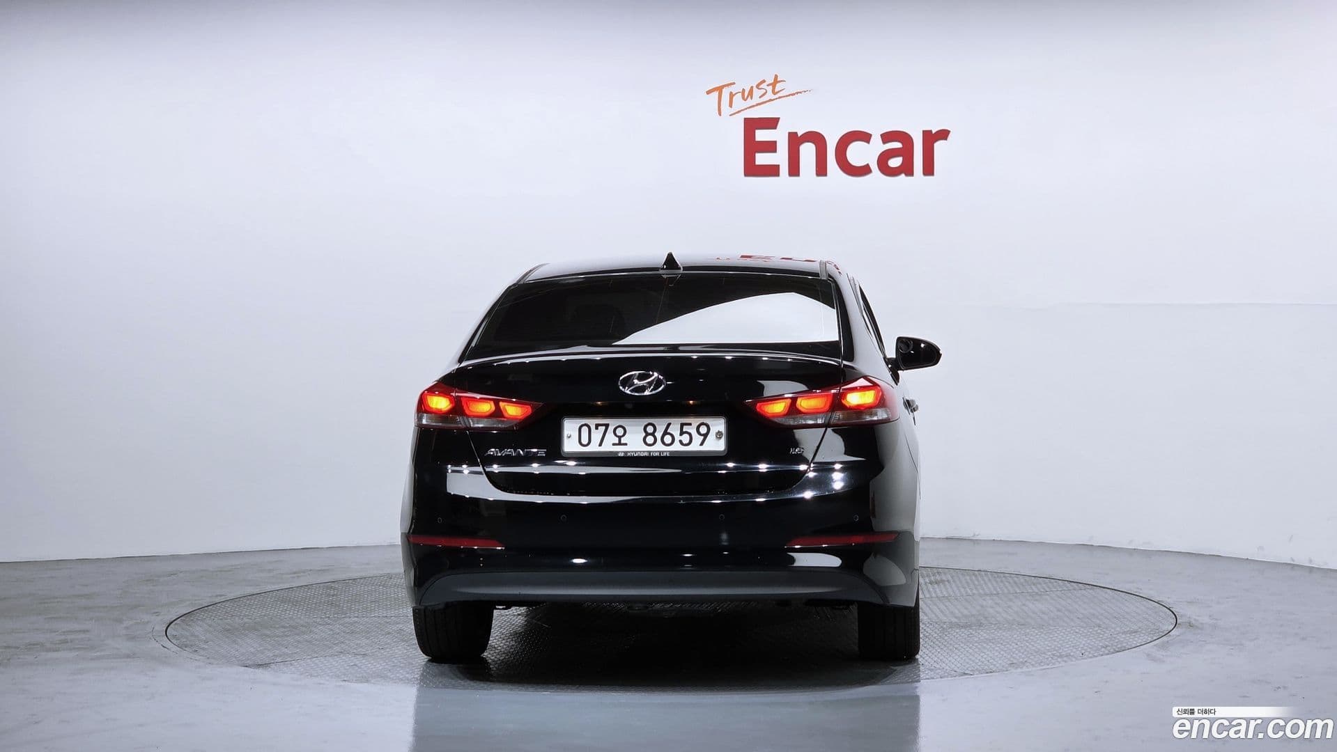 Main__Slider__Photo:AVANTE Hyundai 2017.6-3