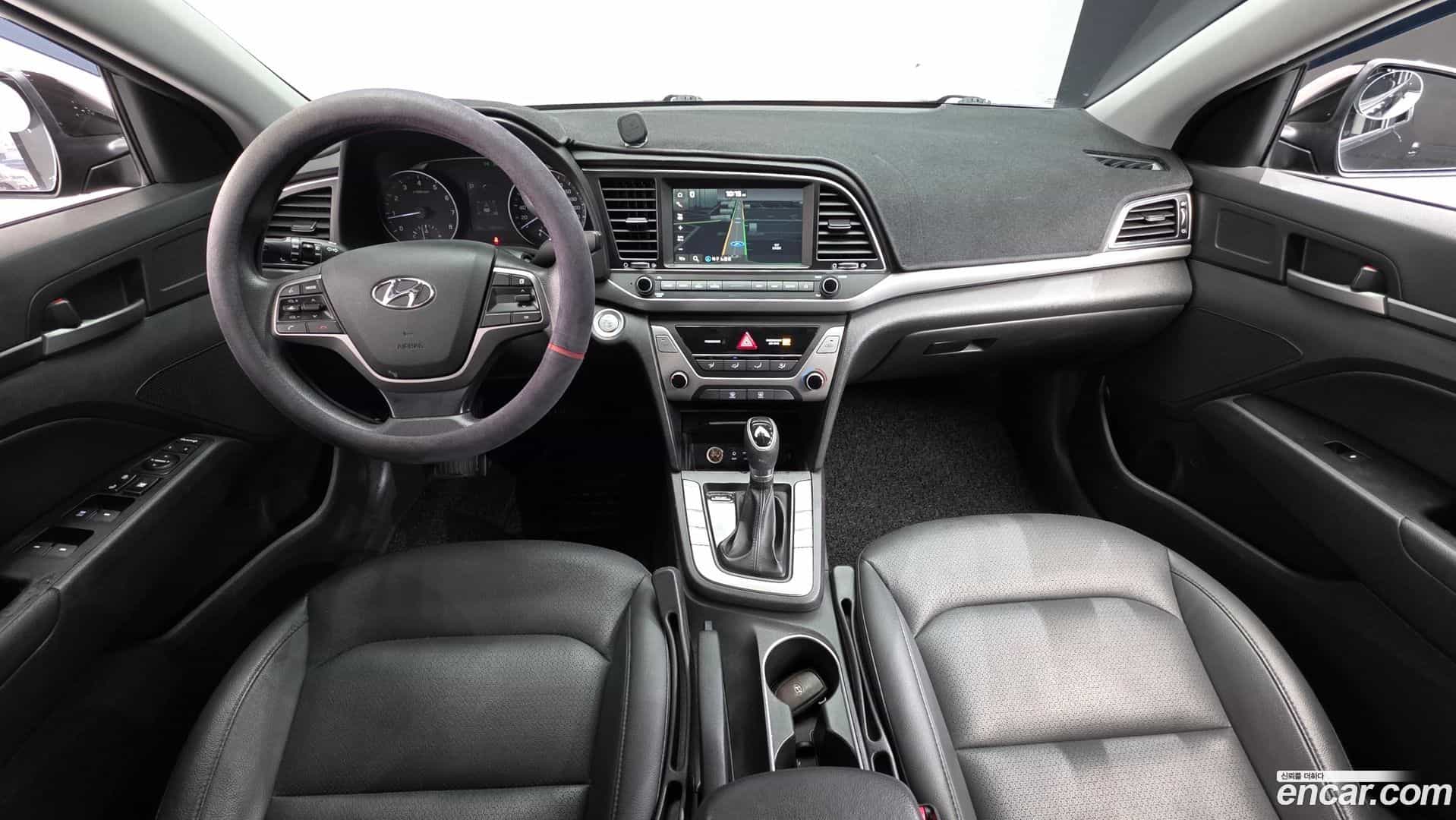 AVANTE Hyundai 2017.6-INNER-007