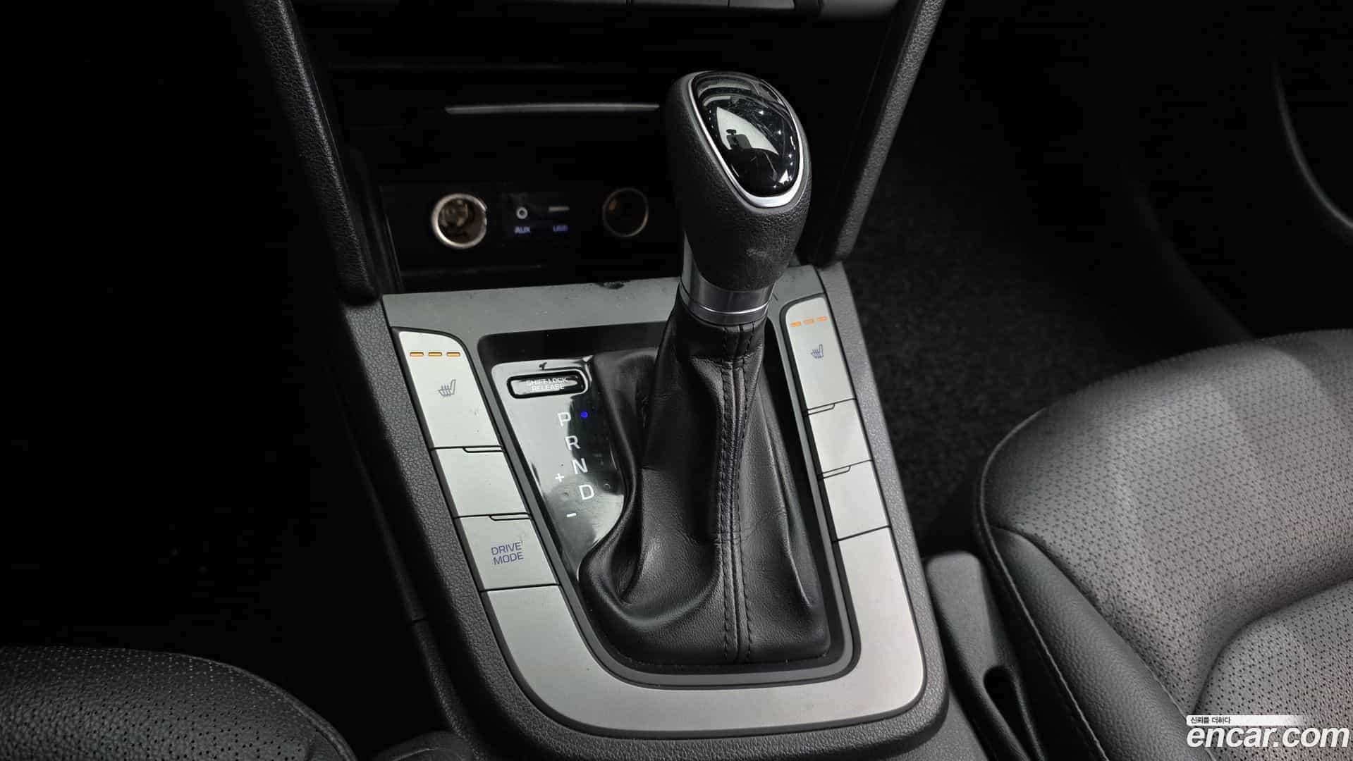 AVANTE Hyundai 2017.6-INNER-009