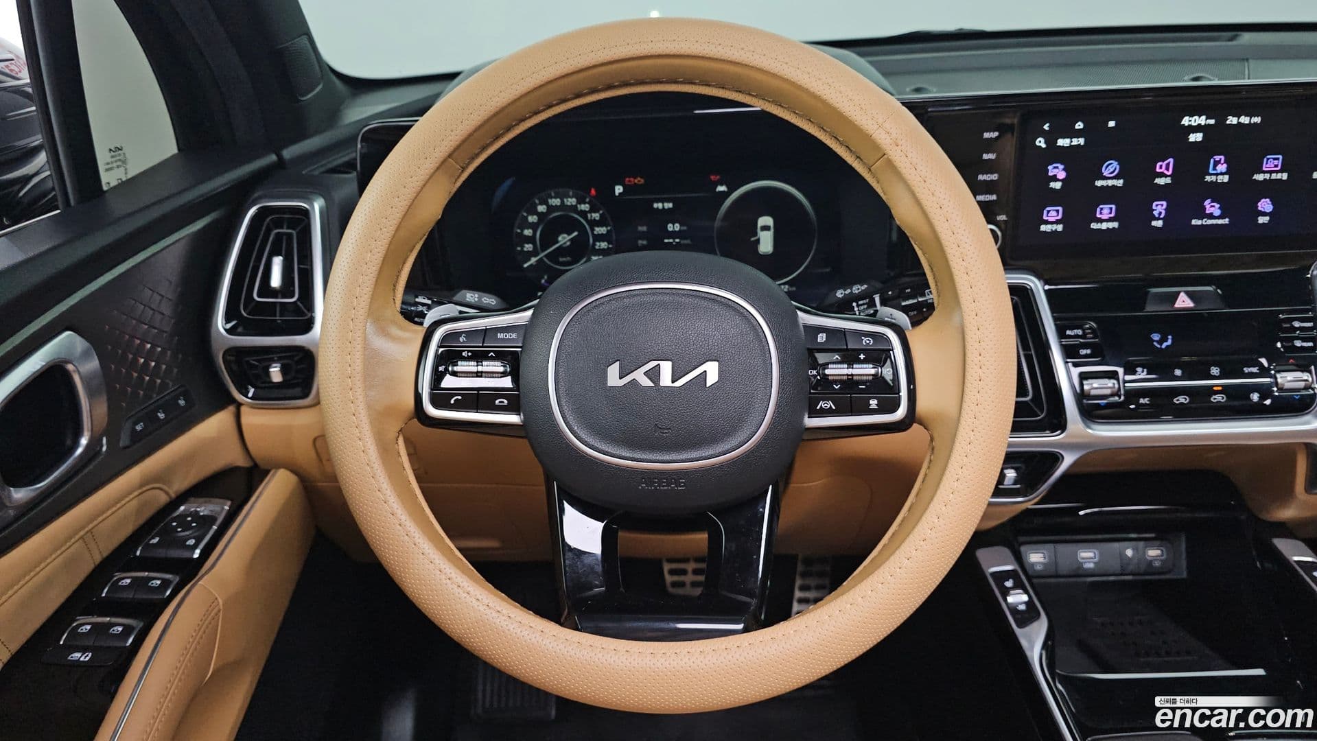 Main__Slider__Photo:Sorento Kia 2021.7-12