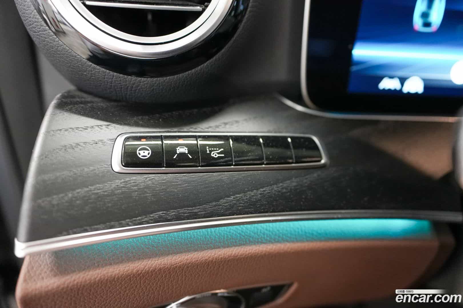 E-Class Mercedes-Benz 2020.4-OPTION-017