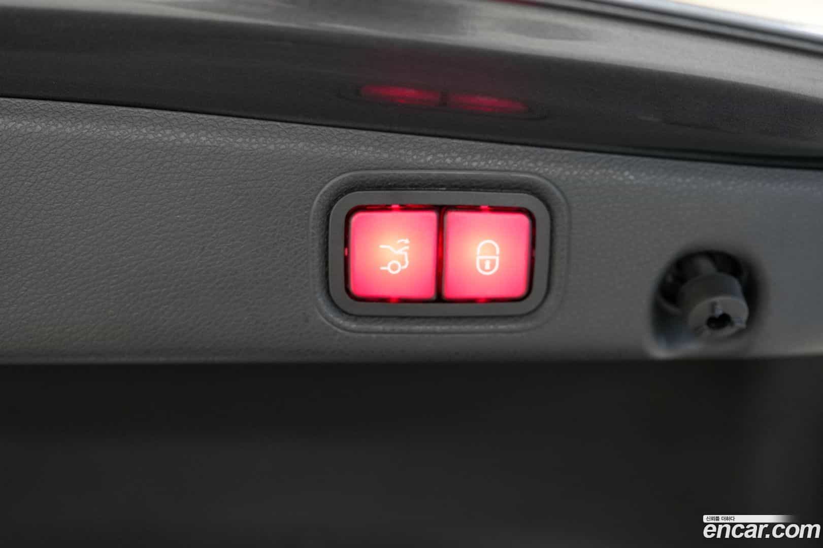 E-Class Mercedes-Benz 2020.4-OPTION-024