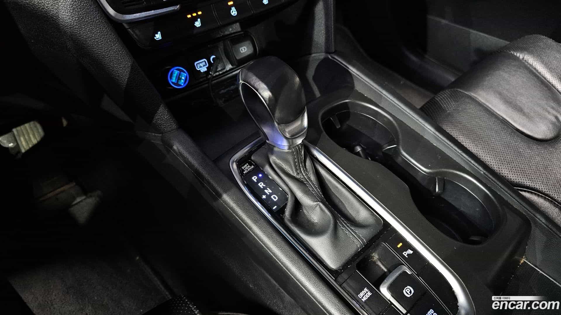 Santafe Hyundai 2018.11-INNER-009