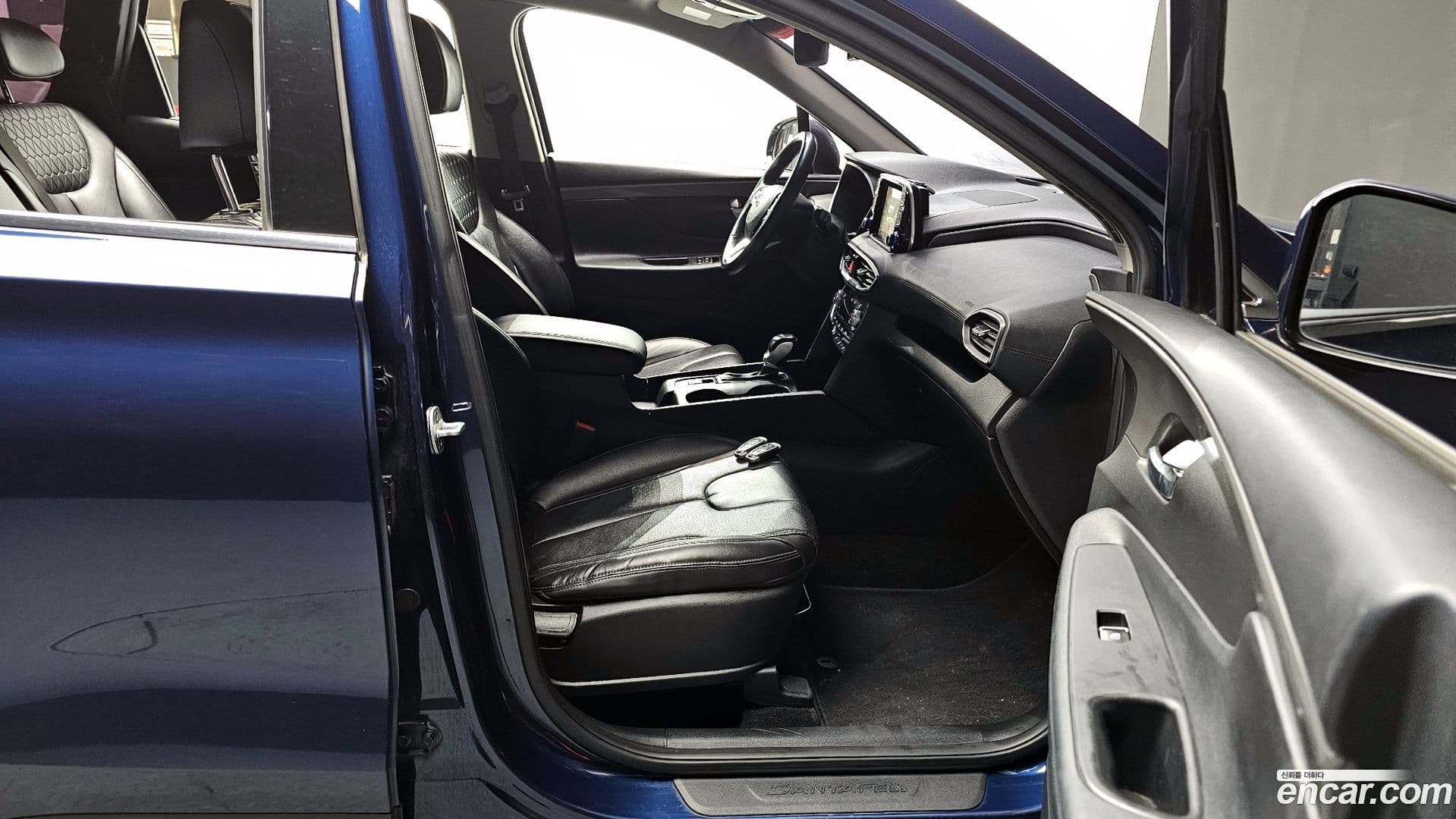 Main__Slider__Photo:Santafe Hyundai 2018.11-9