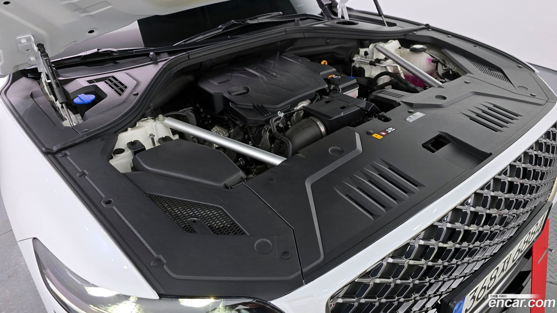 Main__Slider__Photo:GV70 Genesis 2021.3-5