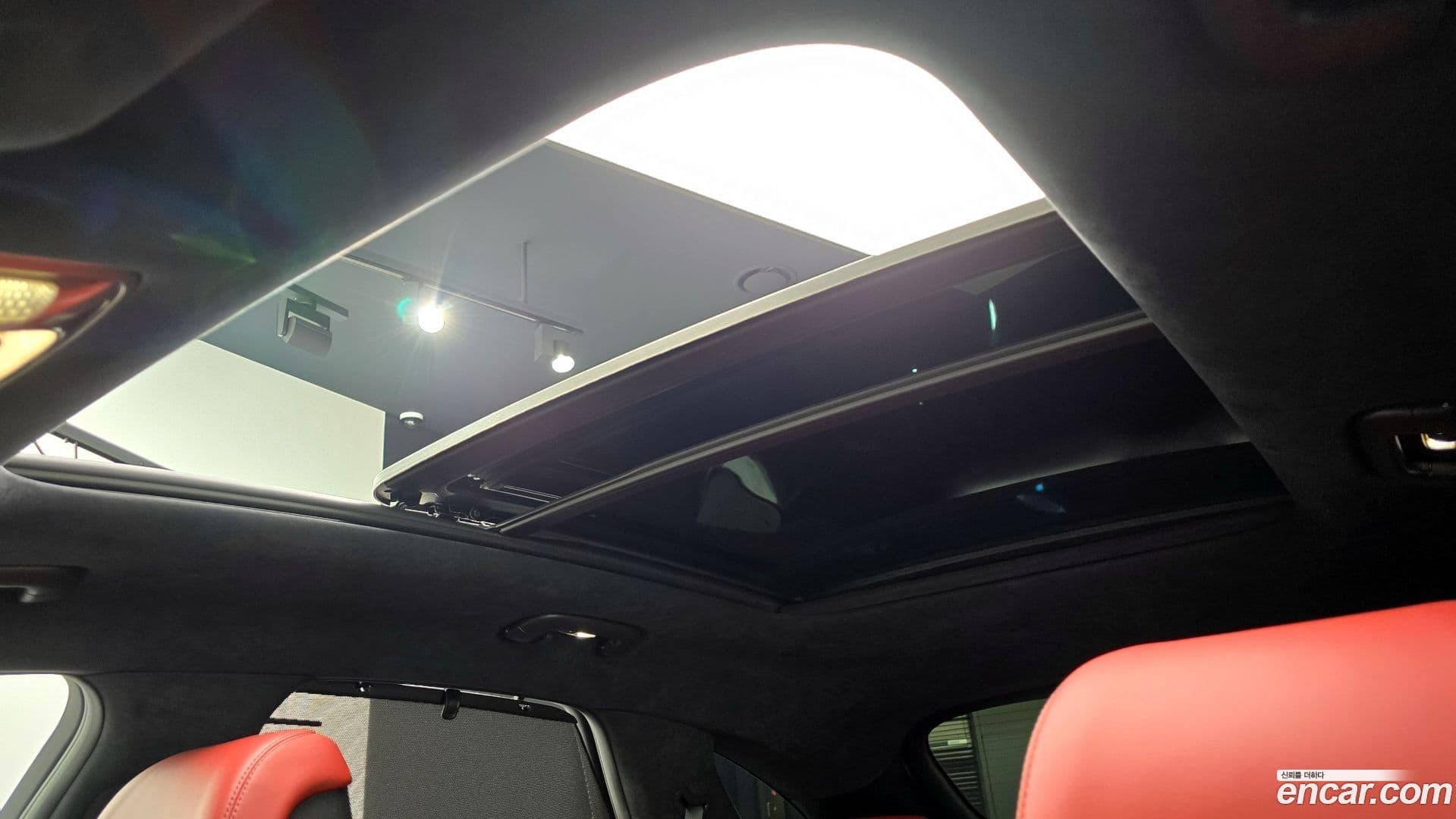 Main__Slider__Photo:GV70 Genesis 2021.3-17