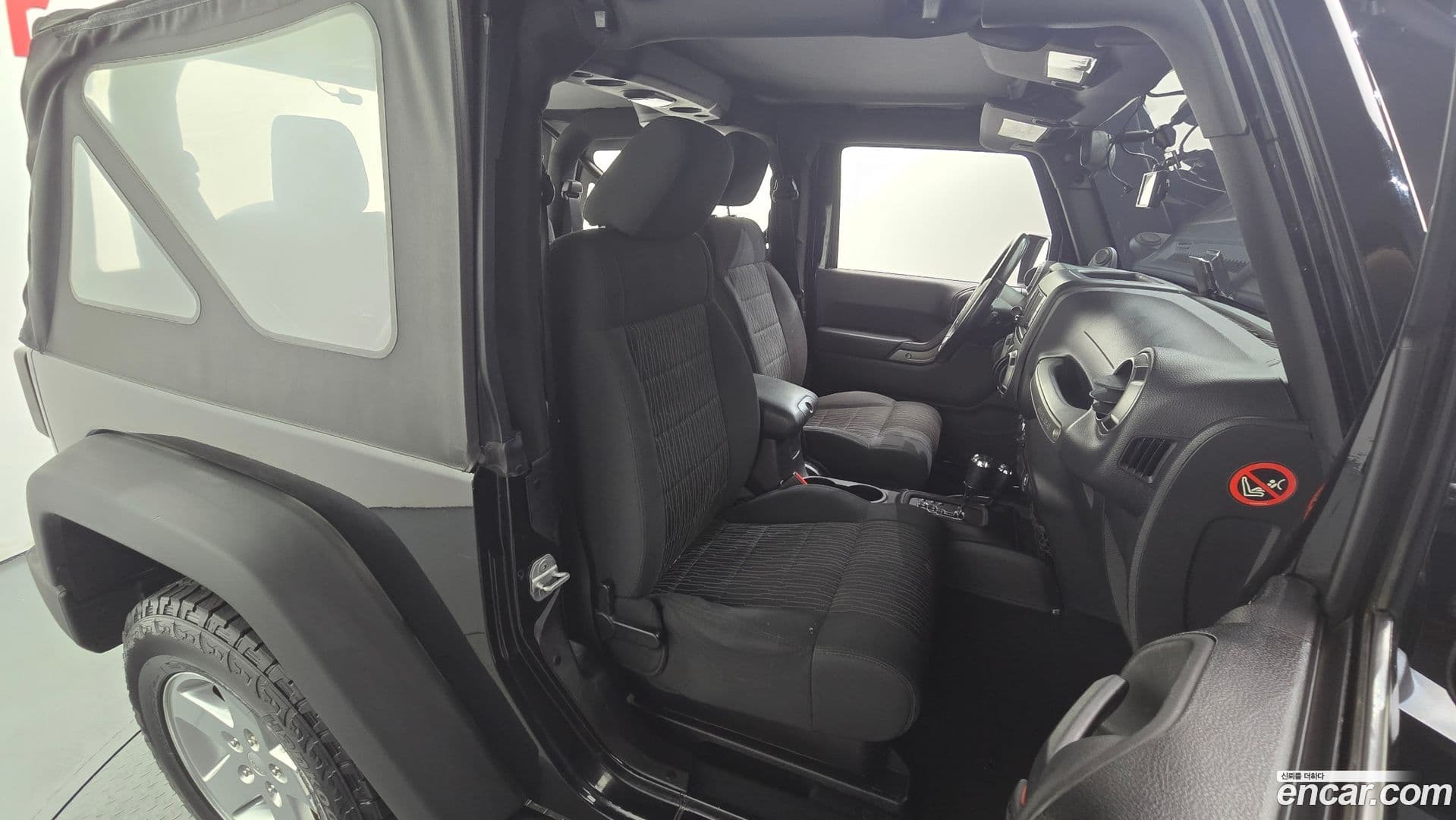 Main__Slider__Photo:Wrangler Jeep 2012.6-11