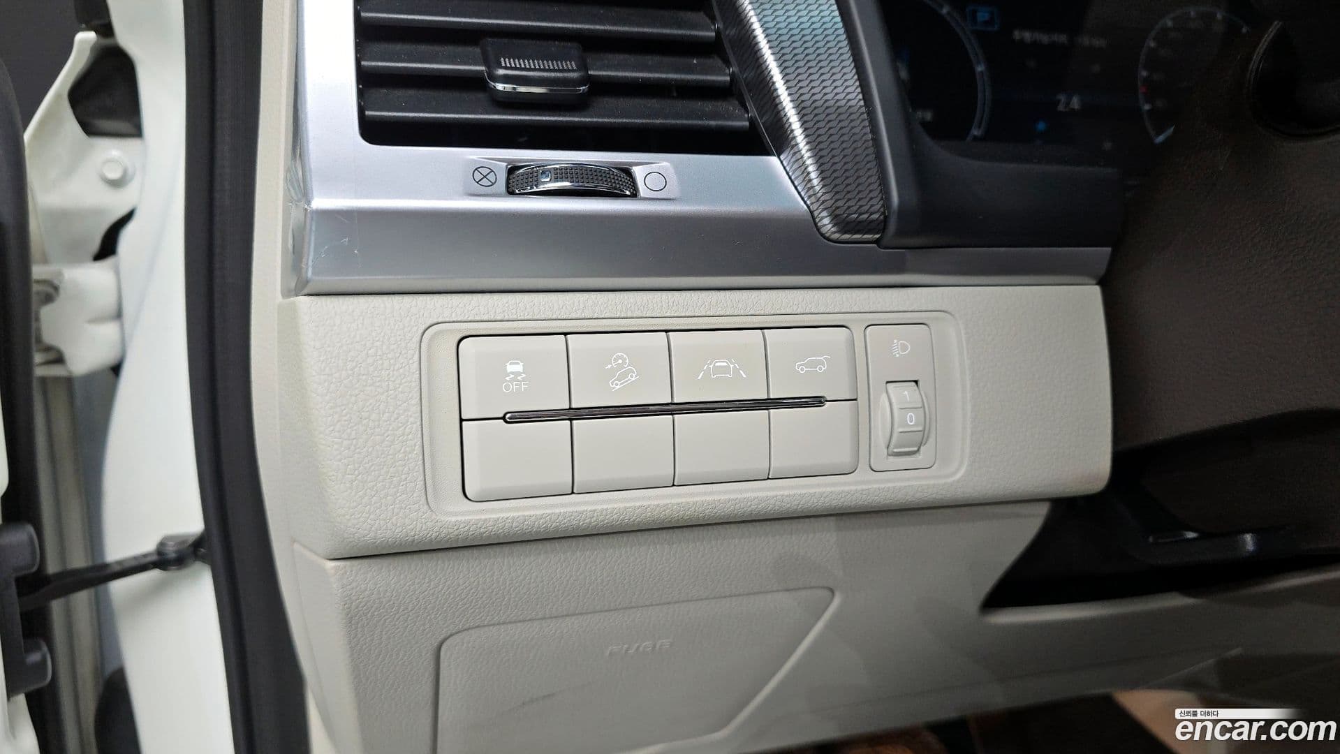 Main__Slider__Photo:Rexton KG_Mobility_Ssangyong 2021.2-16