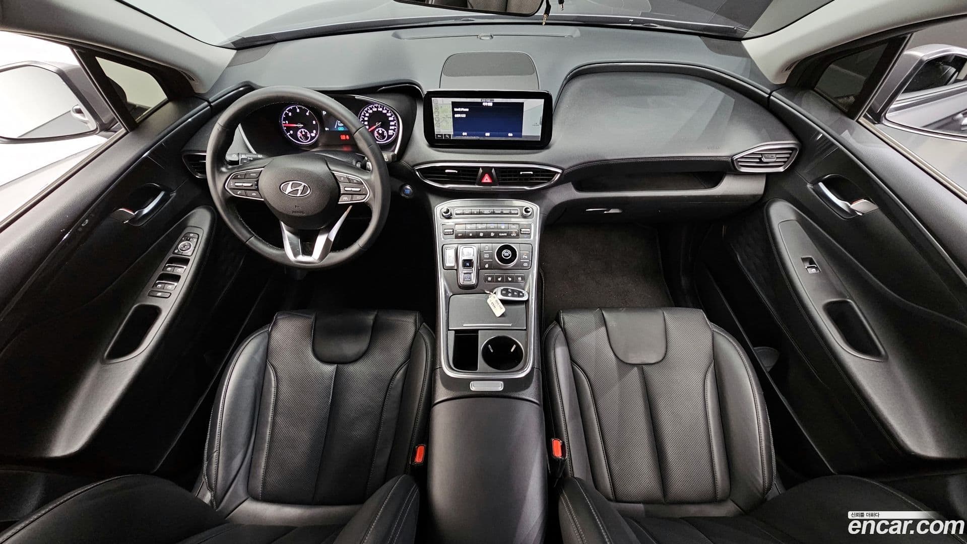 Main__Slider__Photo:Santafe Hyundai 2022.2-6