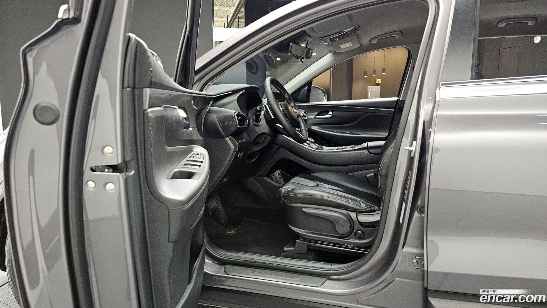 Main__Slider__Photo:Santafe Hyundai 2022.2-9