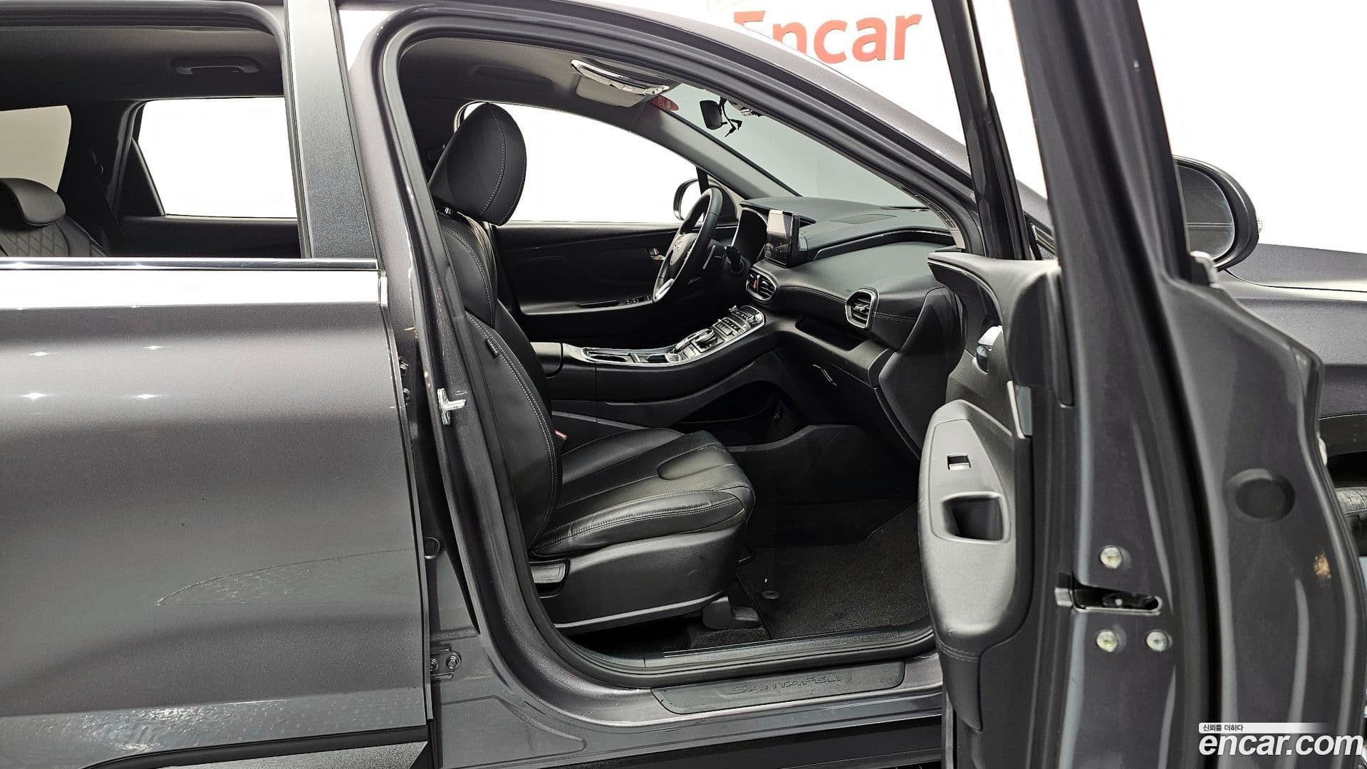 Main__Slider__Photo:Santafe Hyundai 2022.2-10