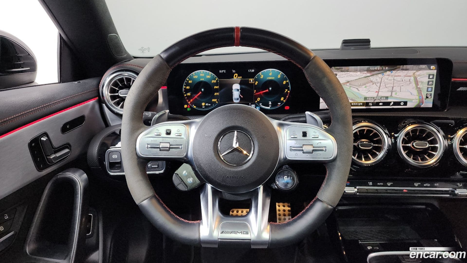 Main__Slider__Photo:CLA-Class Mercedes-Benz 2021.9-12