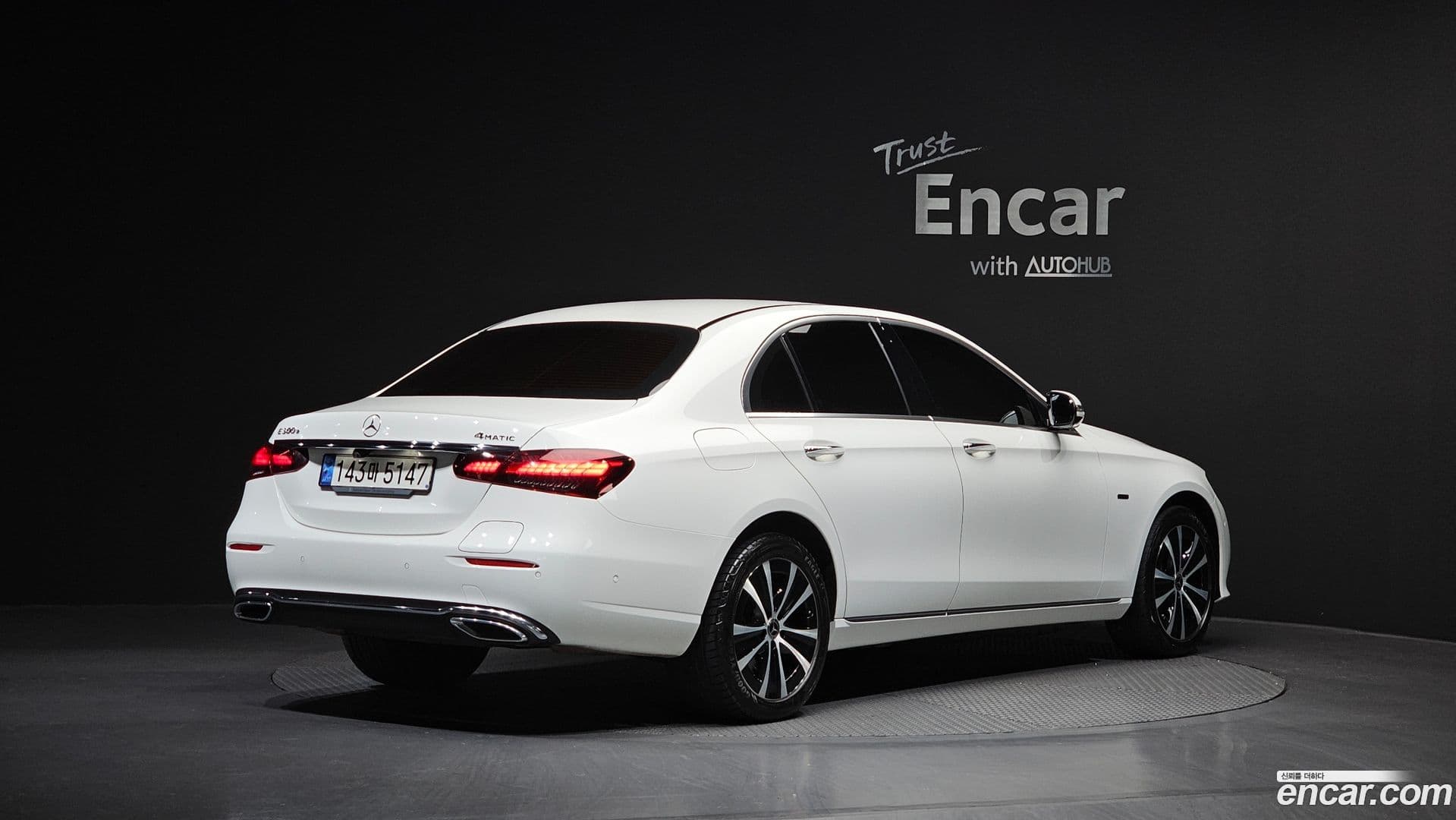 Main__Slider__Photo:E-Class Mercedes-Benz 2021.3-1