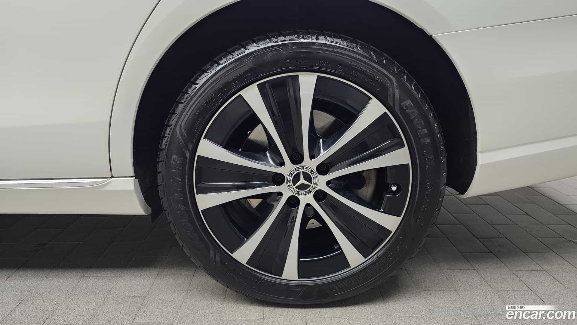 E-Class Mercedes-Benz 2021.3-OUTER-005