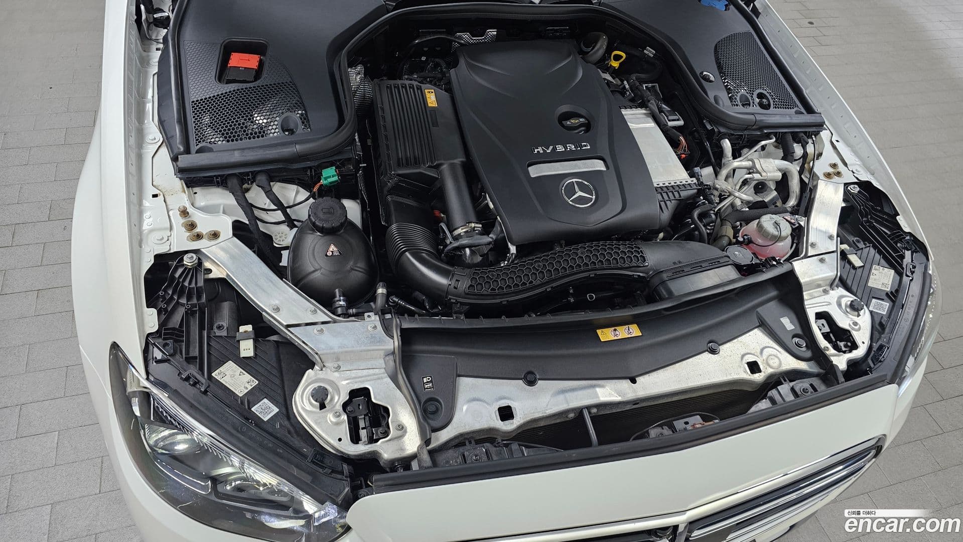 Main__Slider__Photo:E-Class Mercedes-Benz 2021.3-5