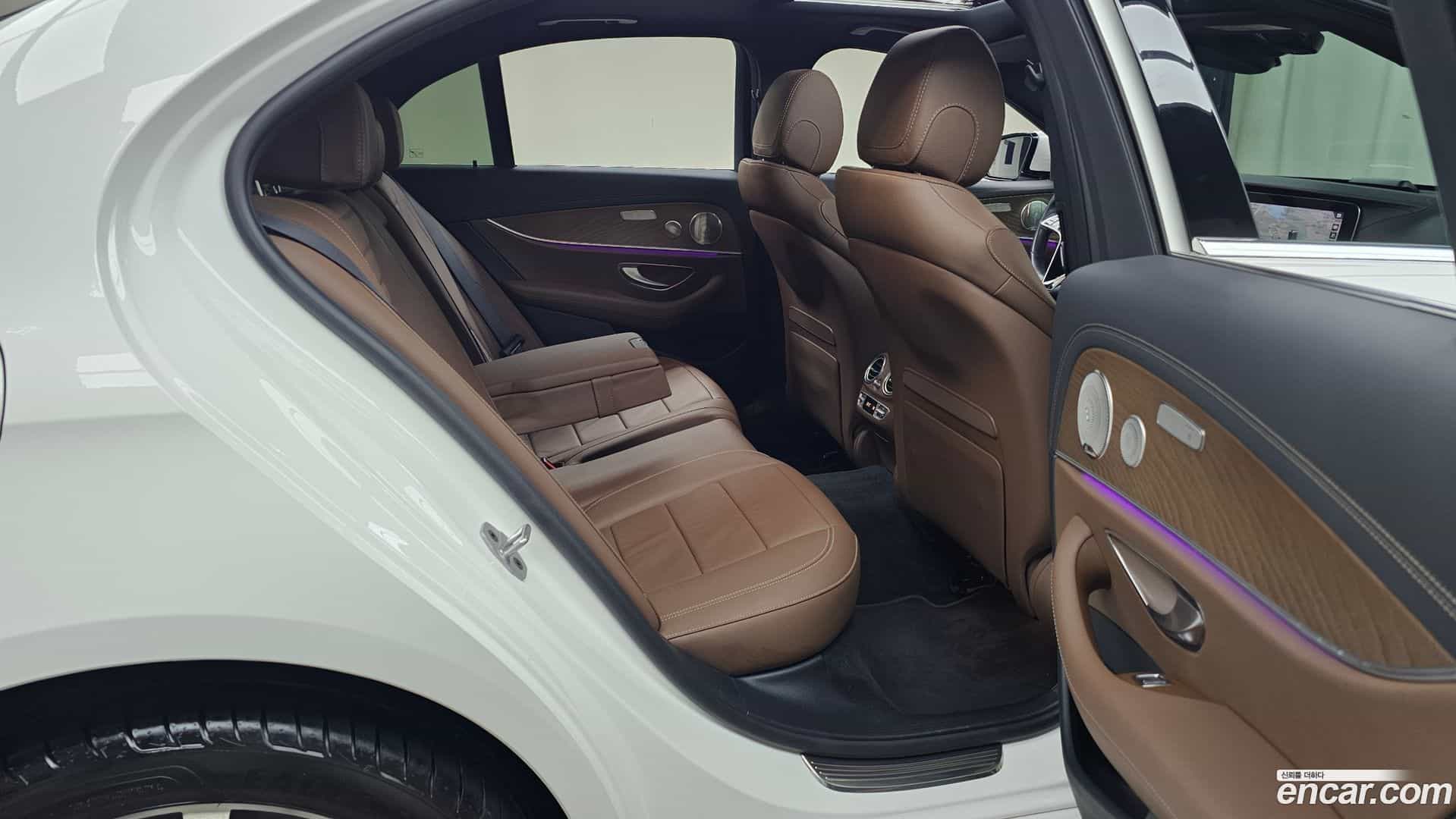 E-Class Mercedes-Benz 2021.3-OPTION-016