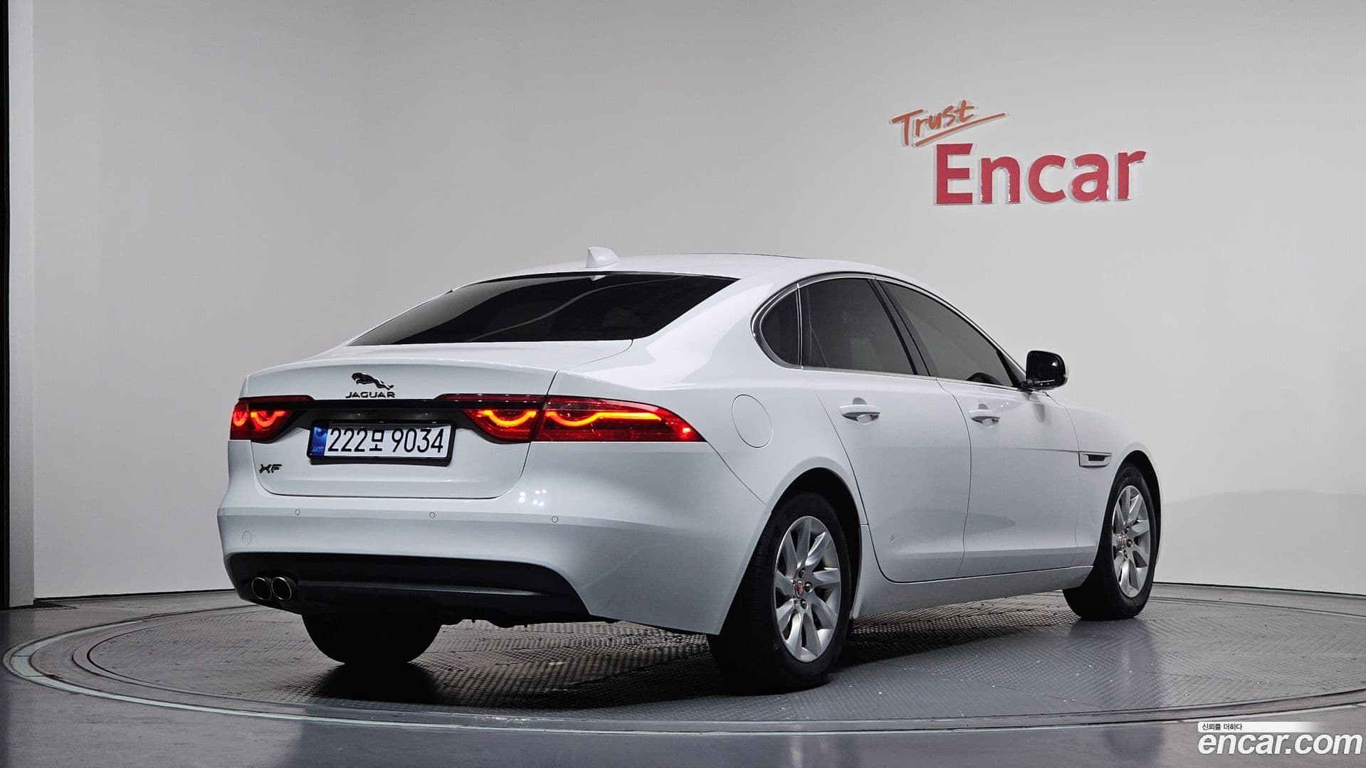 Main__Slider__Photo:XF Jaguar 2016.8-1