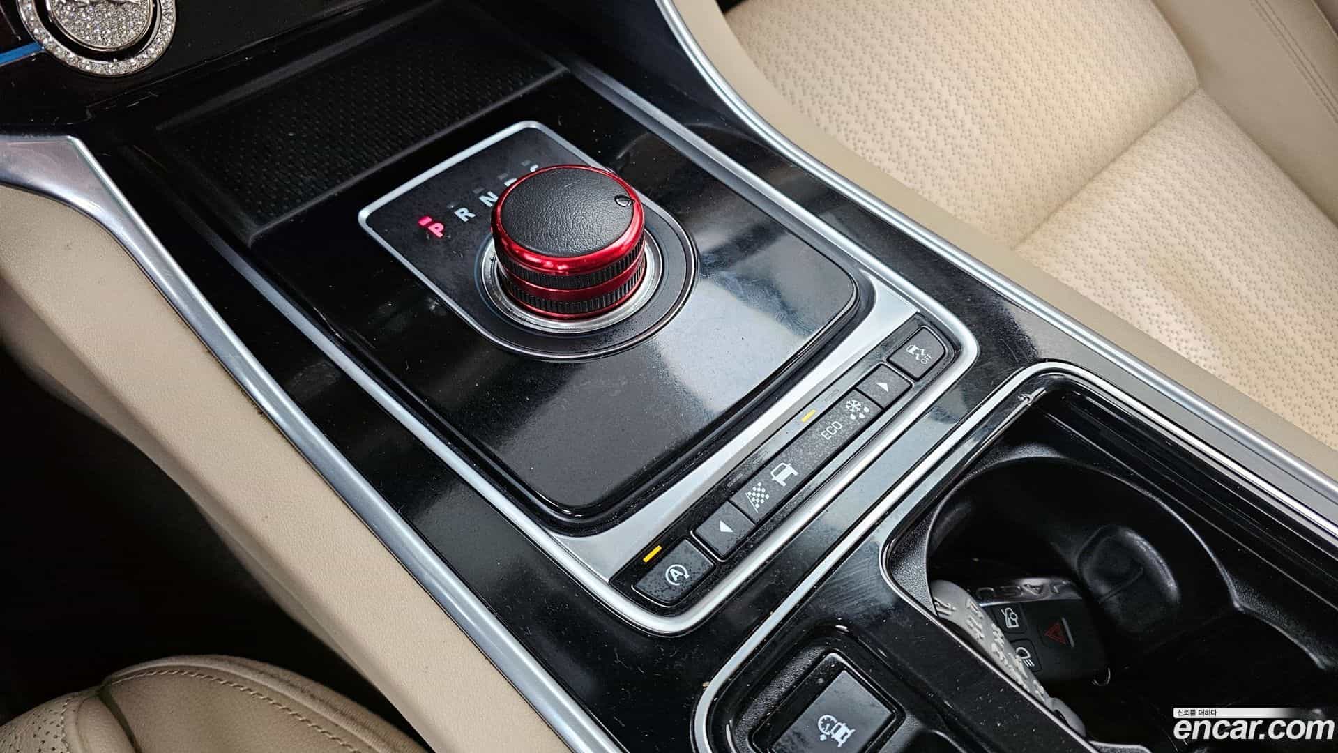 XF Jaguar 2016.8-INNER-009