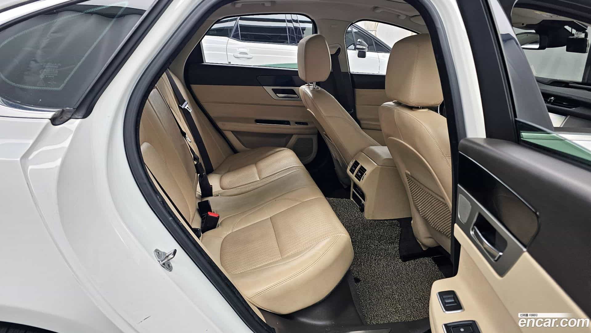 XF Jaguar 2016.8-OPTION-016