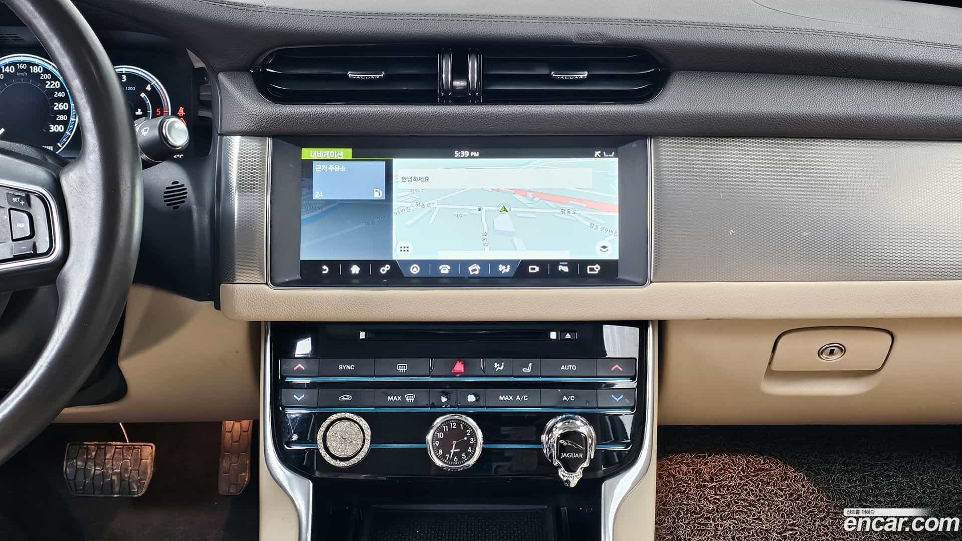 XF Jaguar 2016.8-OPTION-018