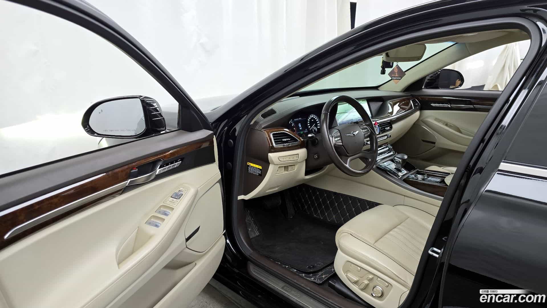 EQ900 Genesis 2017.2-INNER-010