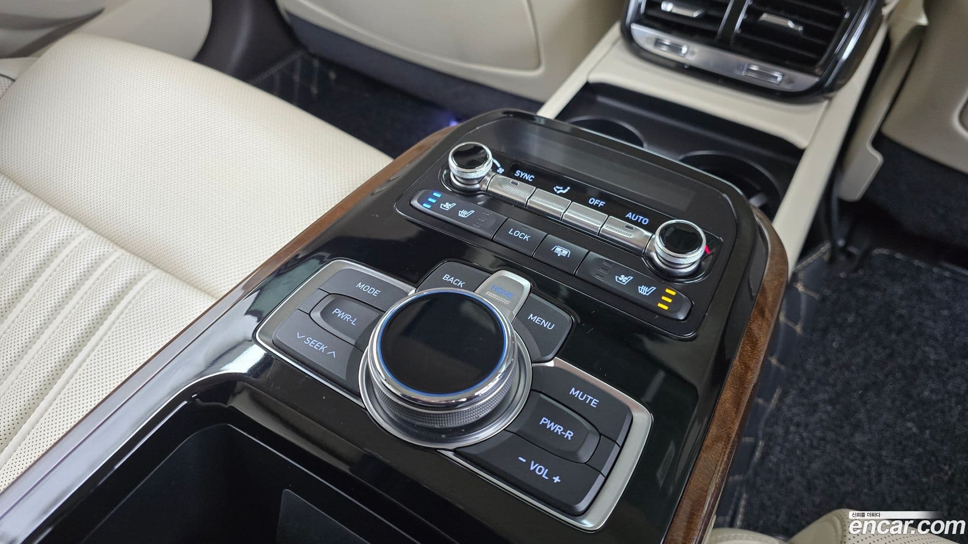 Main__Slider__Photo:EQ900 Genesis 2017.2-18