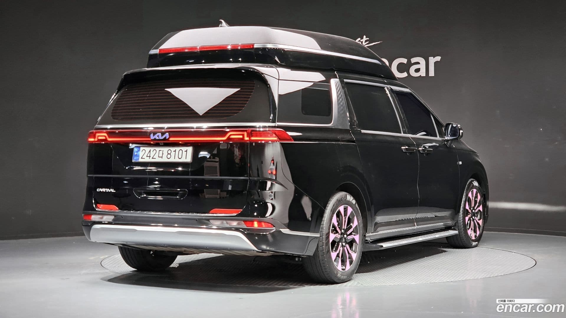 Main__Slider__Photo:Canival Kia 2023.0-1