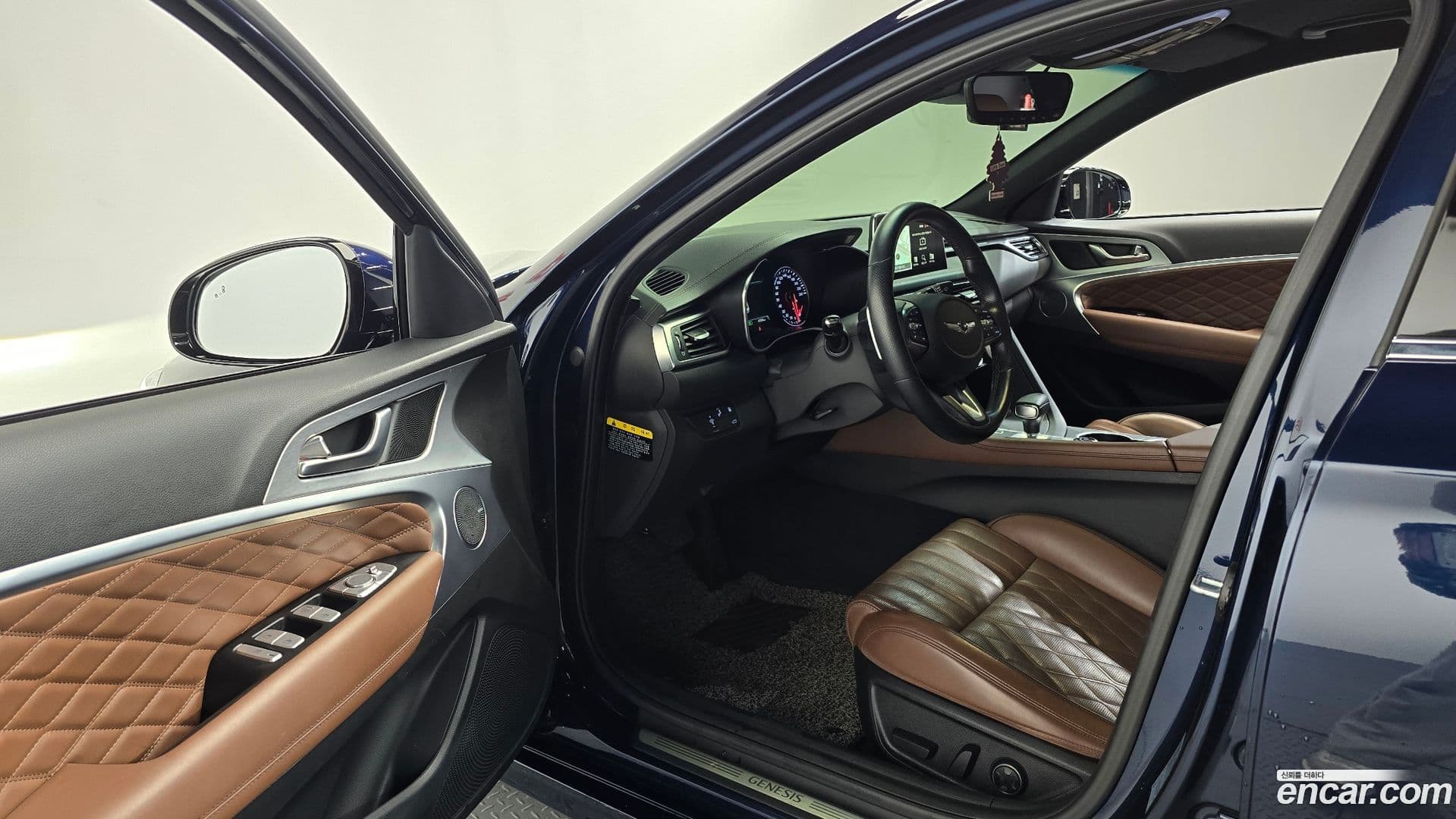 Main__Slider__Photo:G70 Genesis 2018.6-9