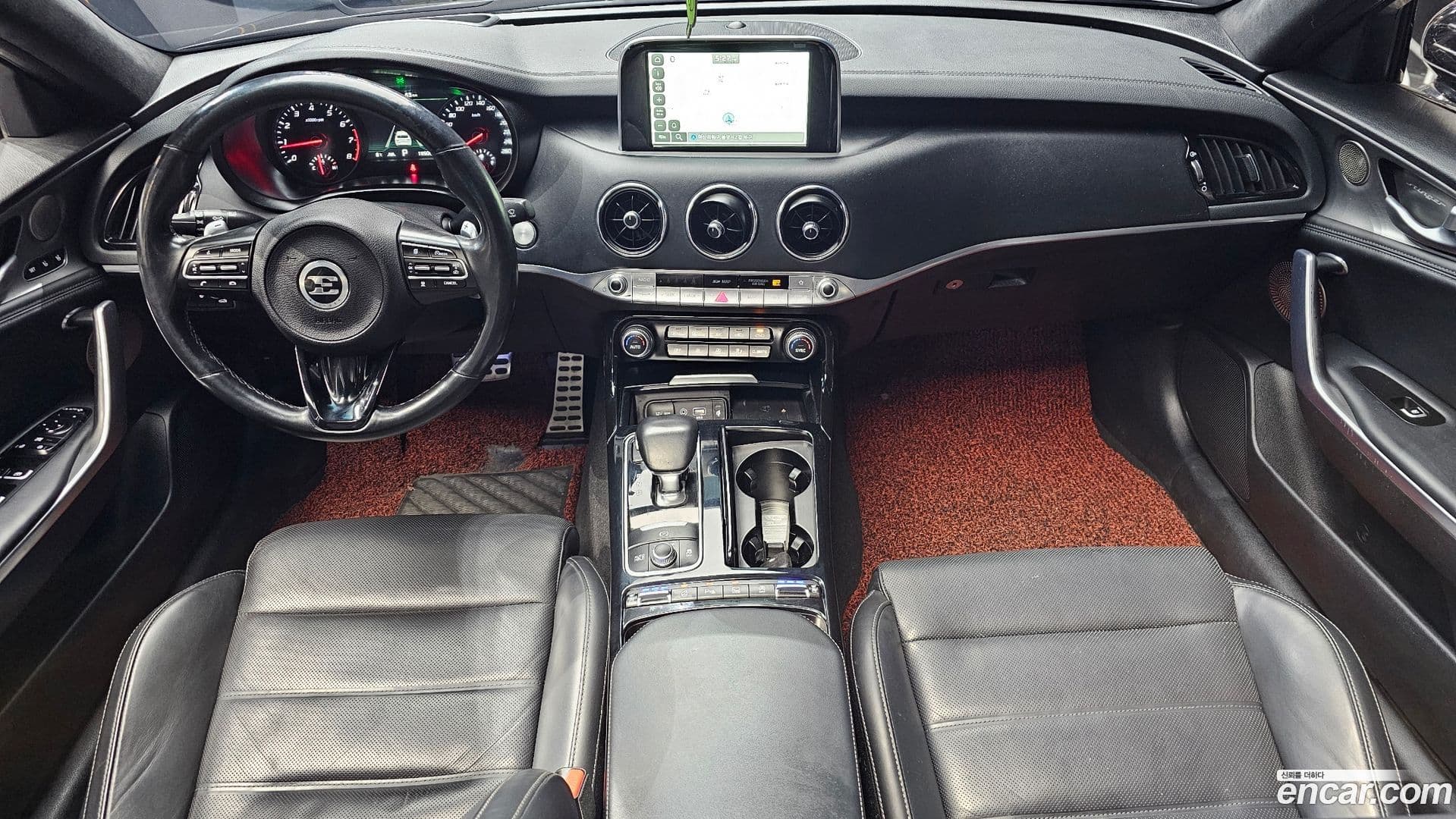 Main__Slider__Photo:Stinger Kia 2017.5-6