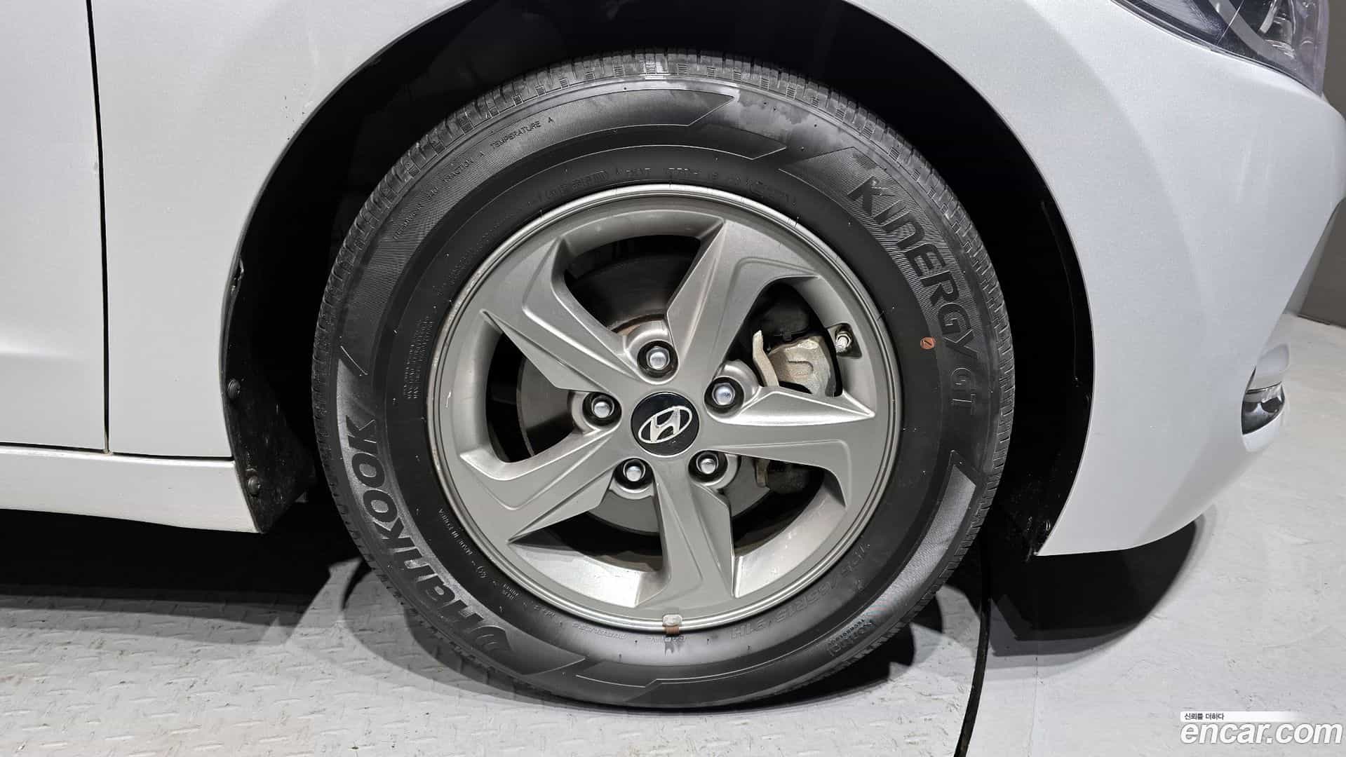 AVANTE Hyundai 2016.8-OUTER-005