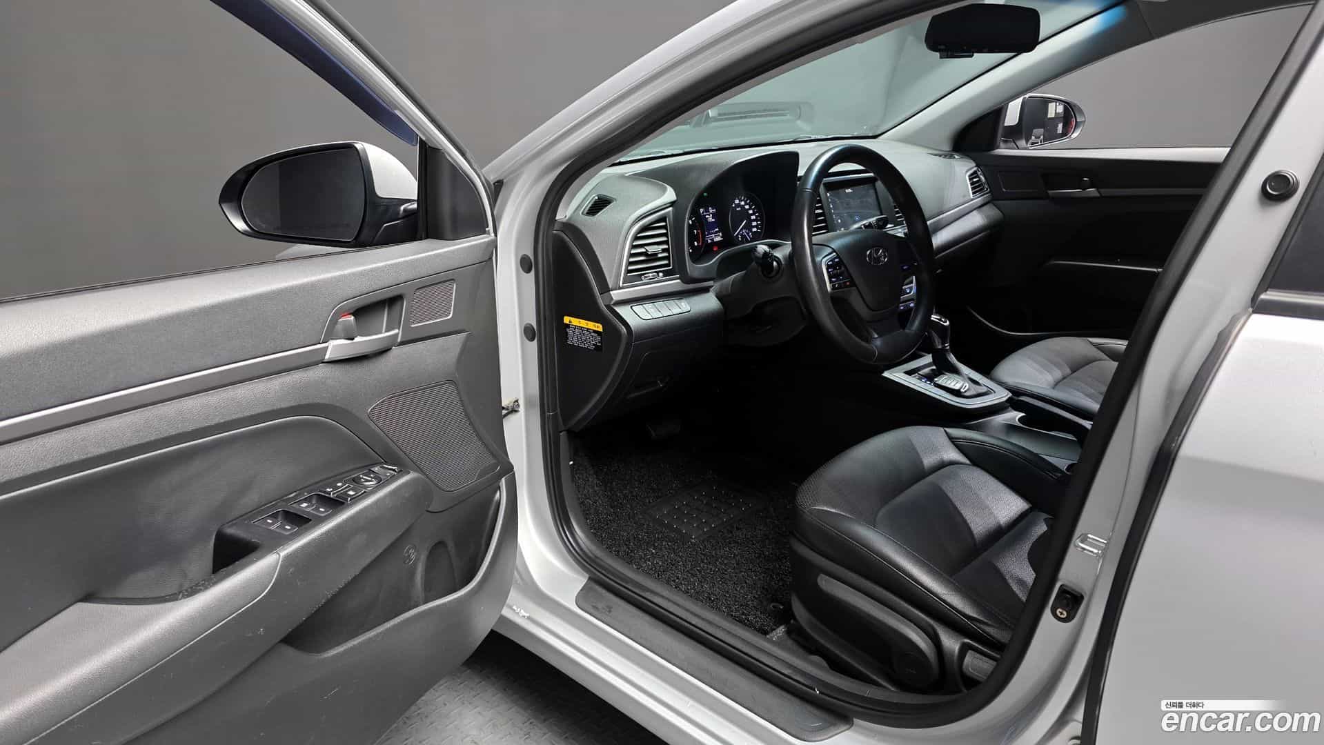 AVANTE Hyundai 2016.8-INNER-010