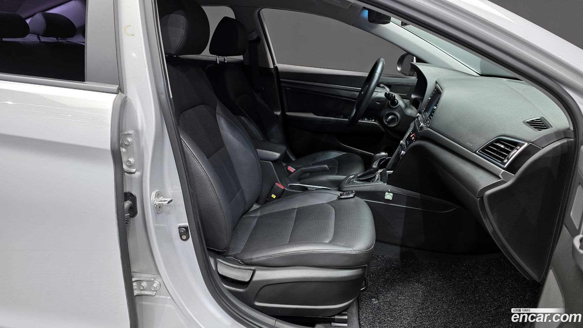 Main__Slider__Photo:AVANTE Hyundai 2016.8-10