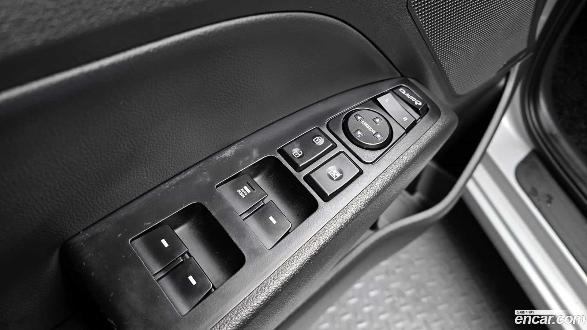 AVANTE Hyundai 2016.8-OPTION-018