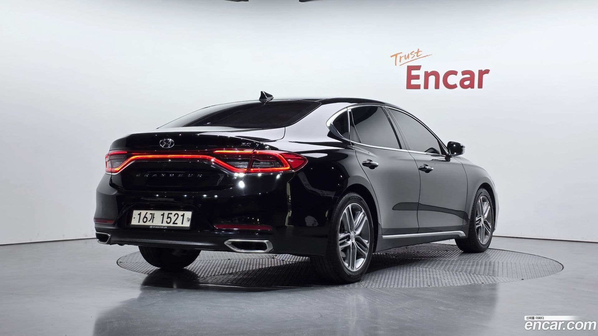 Main__Slider__Photo:Grandeur Hyundai 2017.6-1