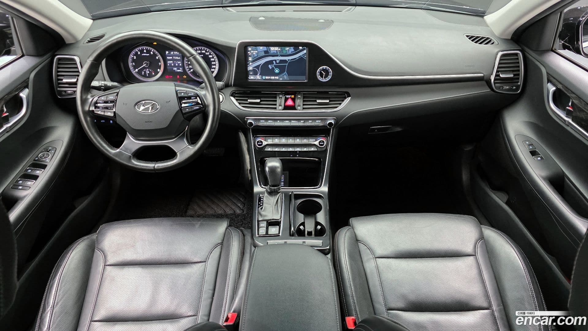 Main__Slider__Photo:Grandeur Hyundai 2017.6-6