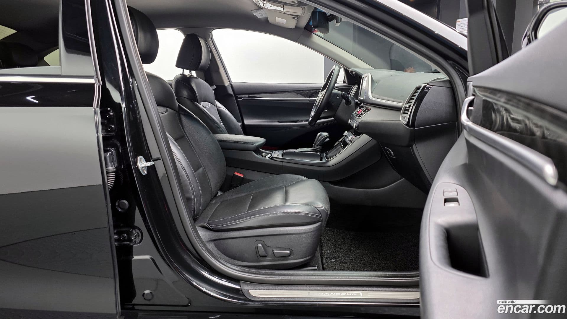 Main__Slider__Photo:Grandeur Hyundai 2017.6-9