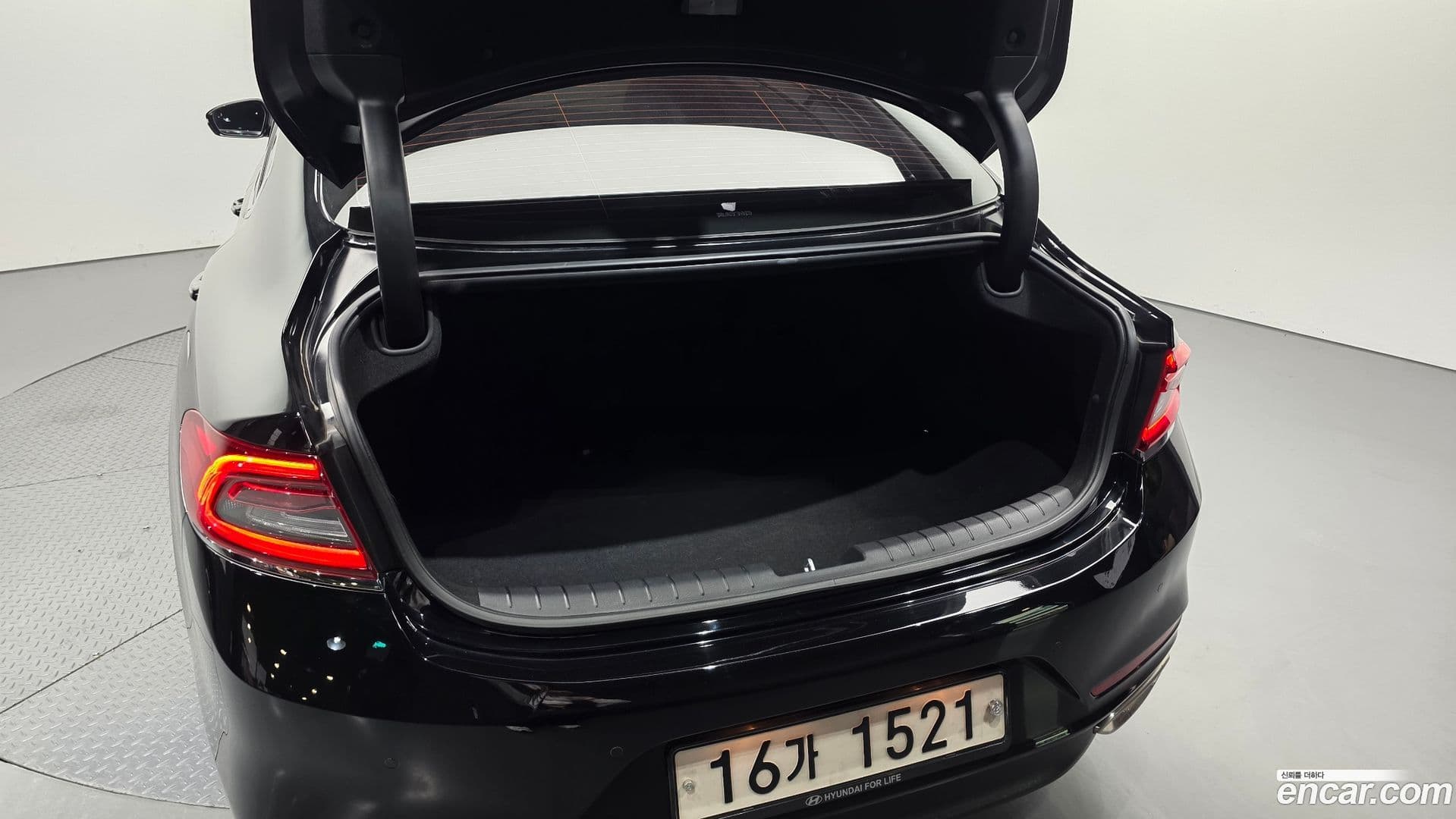 Main__Slider__Photo:Grandeur Hyundai 2017.6-19