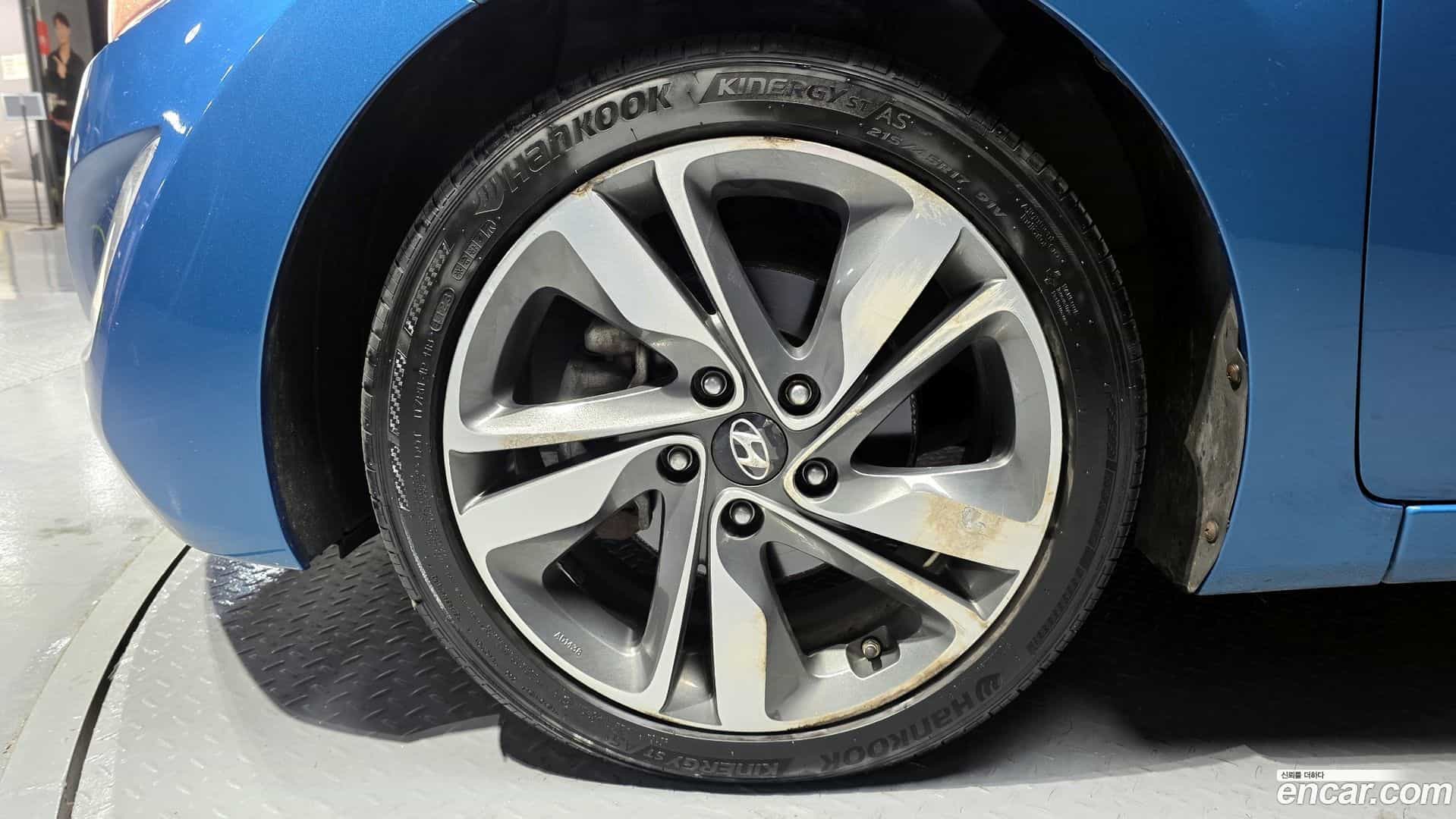 AVANTE Hyundai 2013.8-OUTER-005