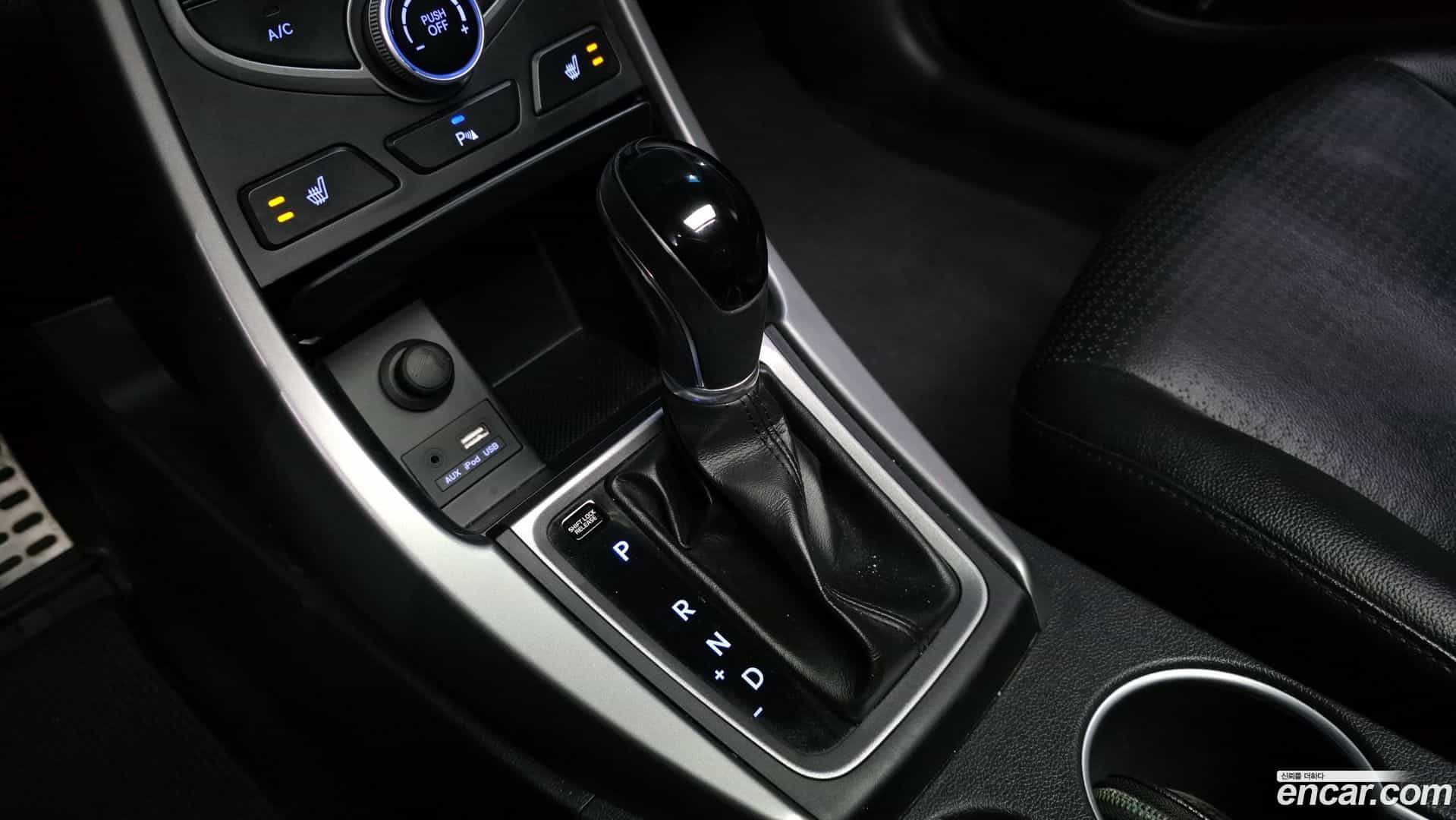 AVANTE Hyundai 2013.8-INNER-009